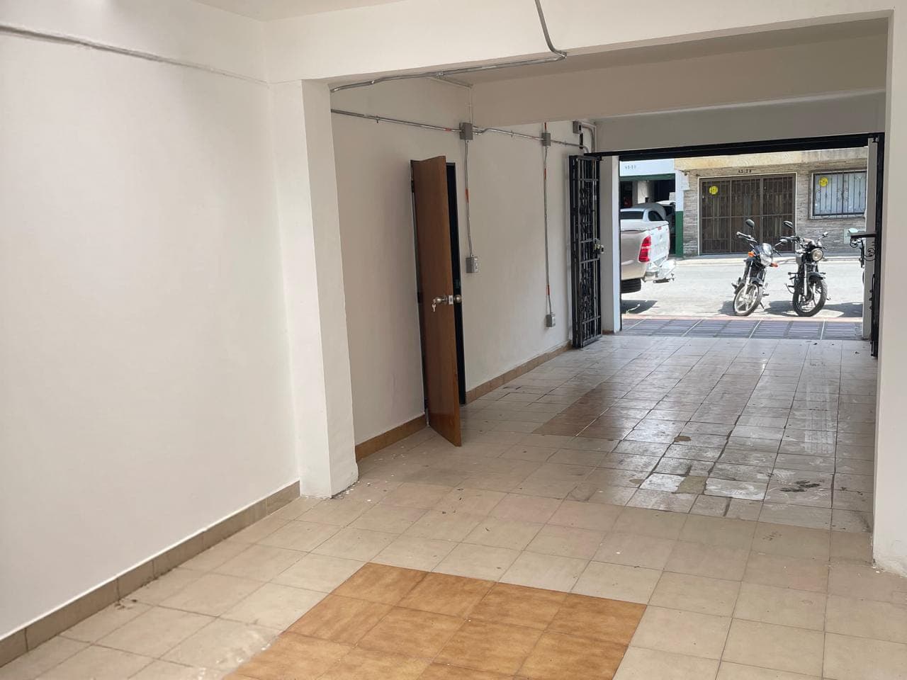 Local en arriendo en San Joaquín, Laureles, Medellín — foto 5 de 9