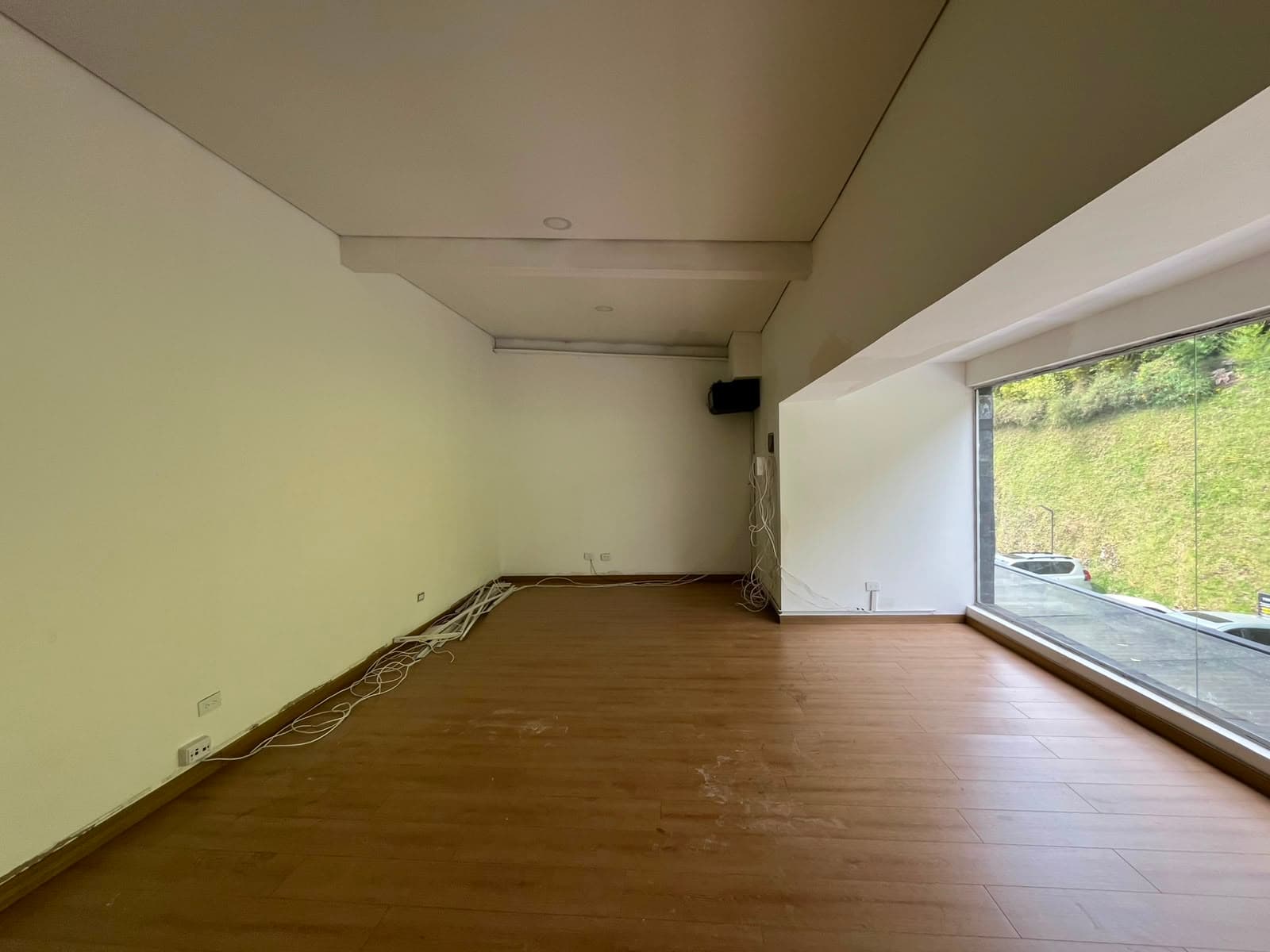 Oficina en arriendo en Retiro — foto 1 de 8