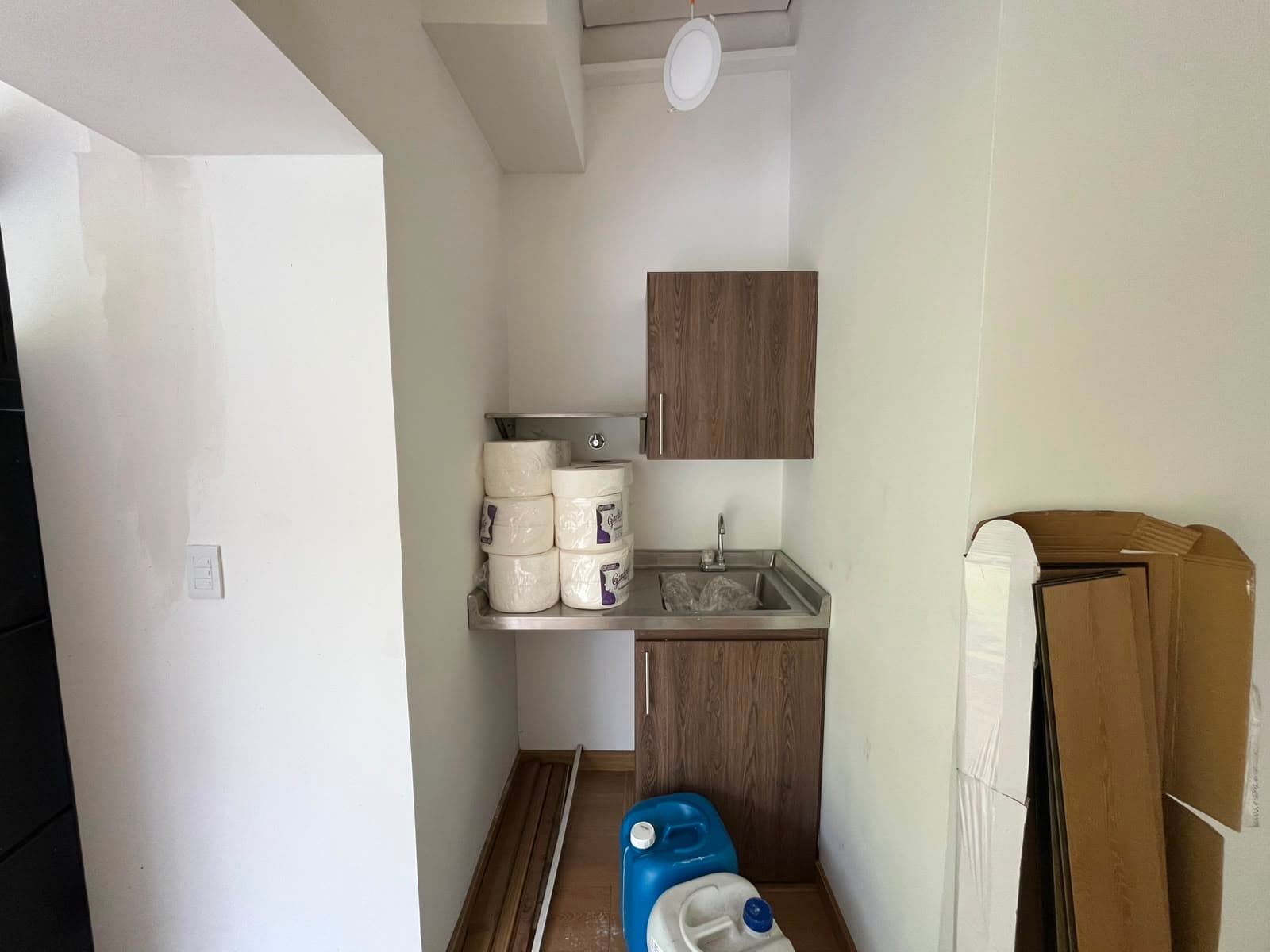 Oficina en arriendo en Retiro — foto 3 de 8