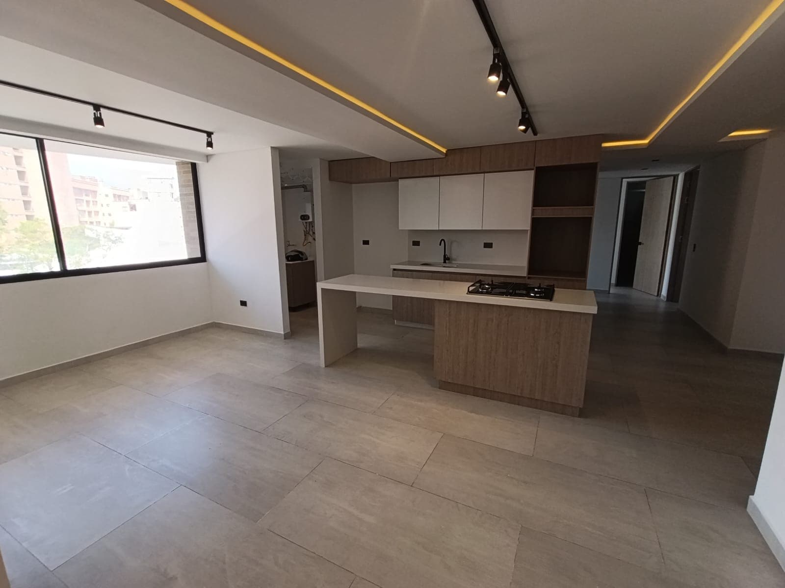 Apartamento en arriendo en Conquistadores, Laureles, Medellín — foto 1 de 13