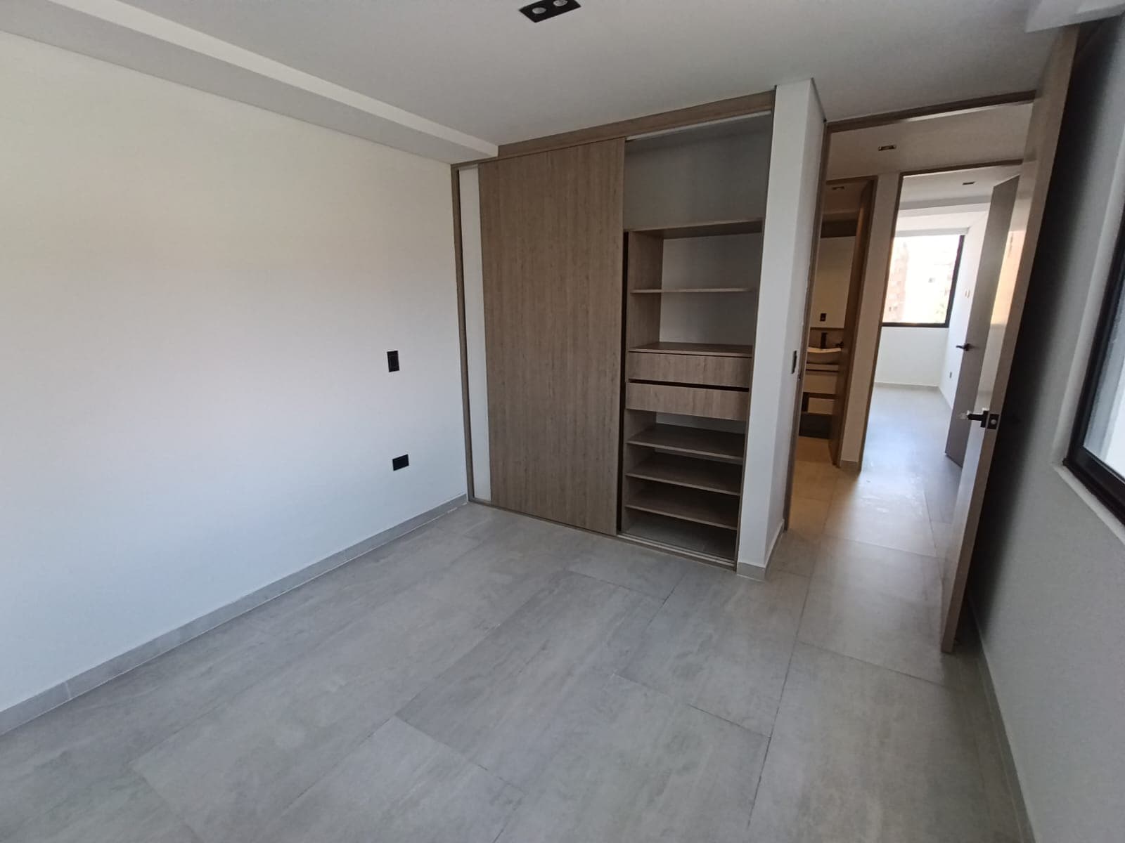 Apartamento en arriendo en Conquistadores, Laureles, Medellín — foto 3 de 13