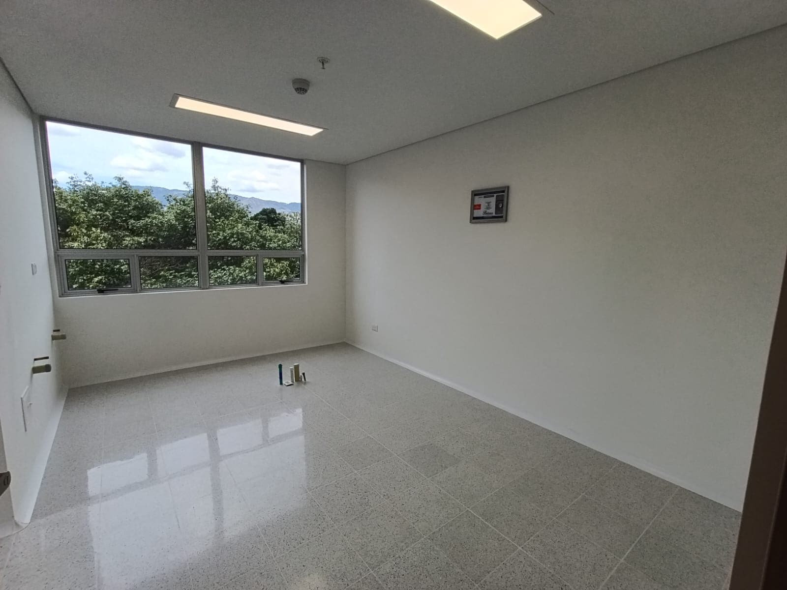 Consultorio en arriendo en Laureles, Medellín — foto 1 de 15