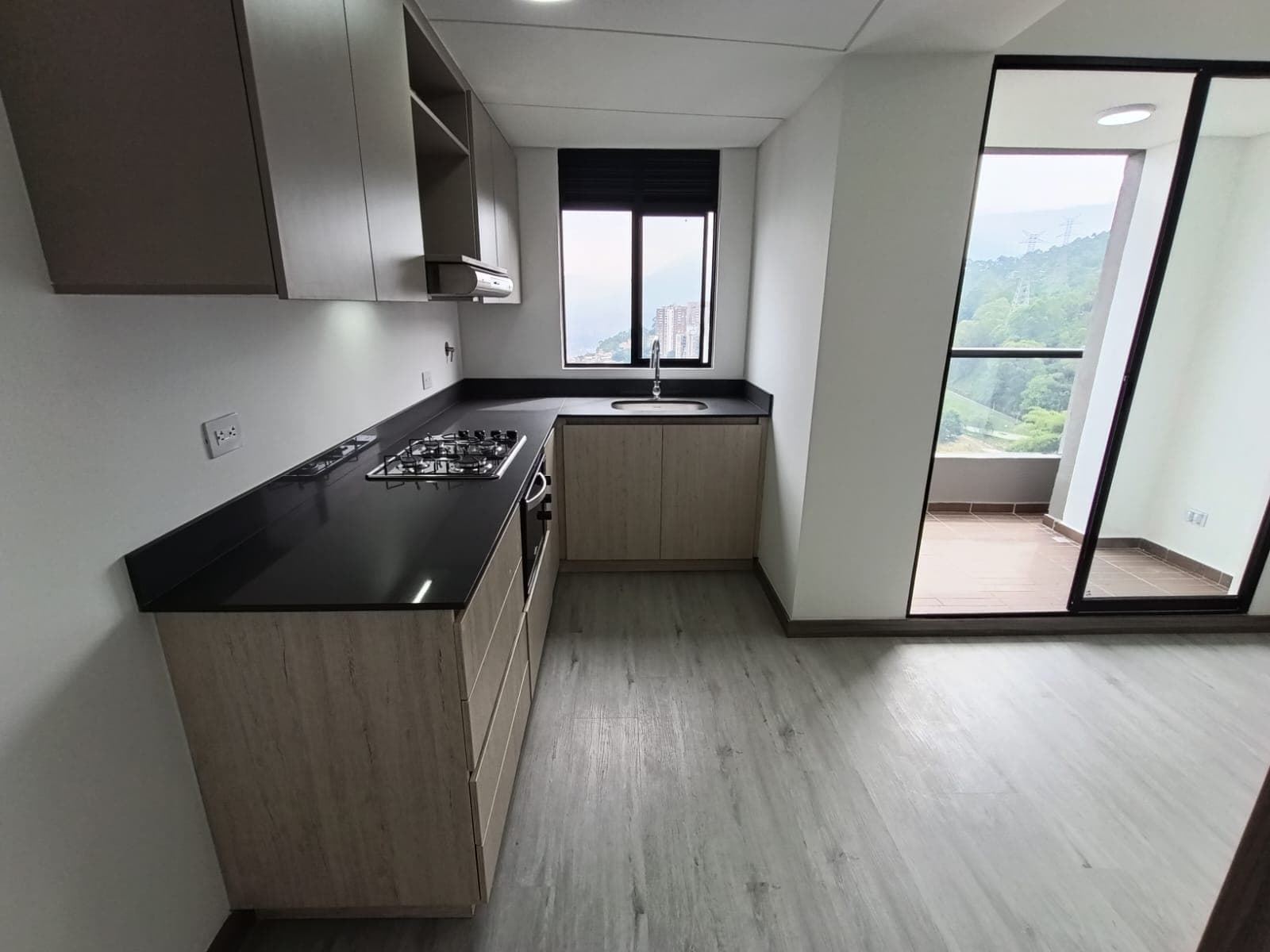 Apartamento en arriendo en Las Palmas, Centro, Medellín — foto 1 de 20