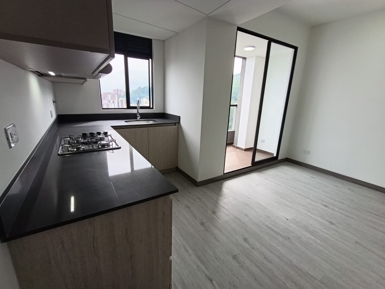 Apartamento en arriendo en Las Palmas, Centro, Medellín — foto 2 de 20