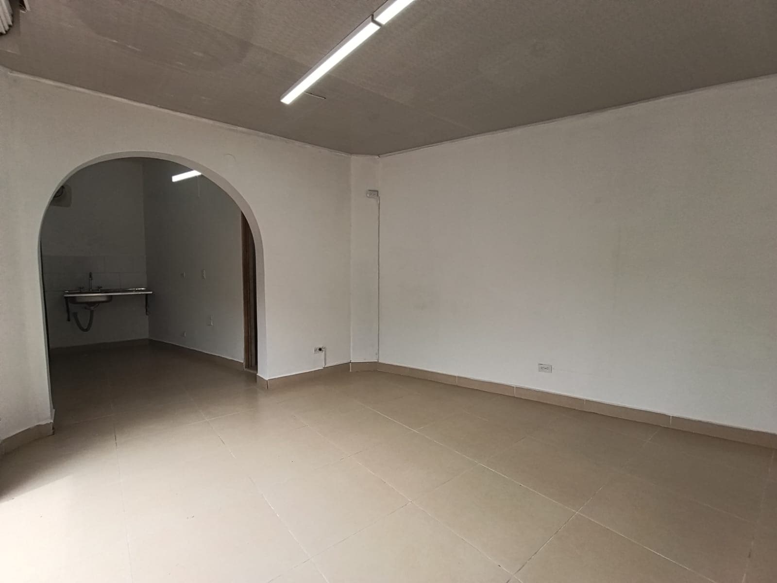 Local en arriendo en Parque De, Envigado — foto 2 de 9