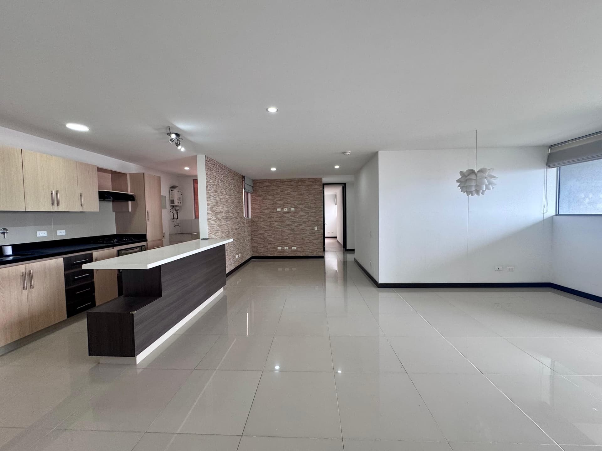 Apartamento en arriendo en Loma De Las Brujas, Envigado — foto 1 de 18