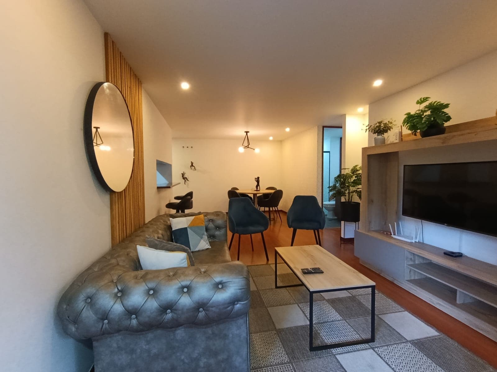 Apartamento en arriendo en La Visitacion Los Gonzalez, El Poblado, Medellín — foto 3 de 18
