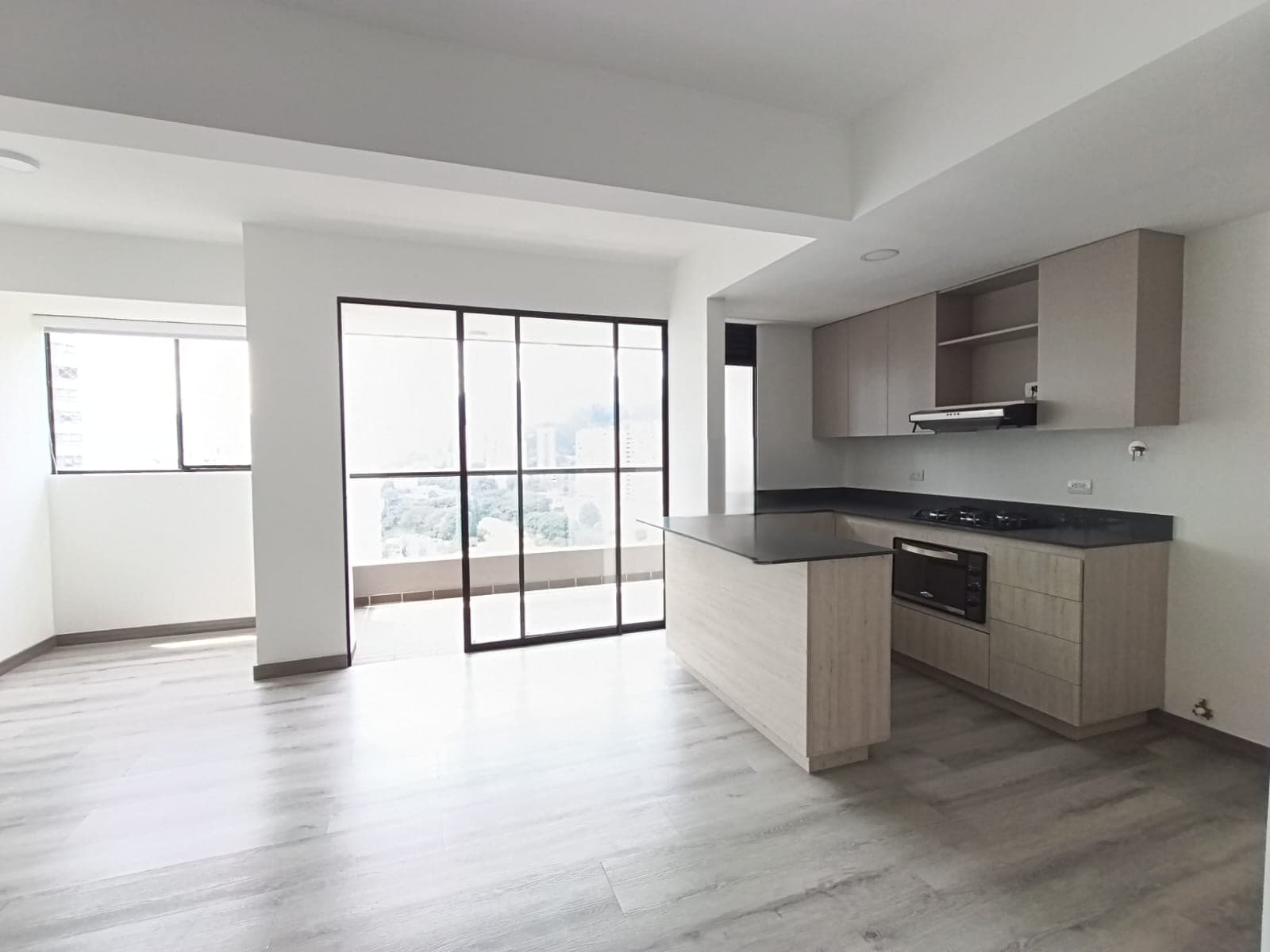 Apartamento en arriendo en Las Palmas, Centro, Medellín — foto 2 de 13