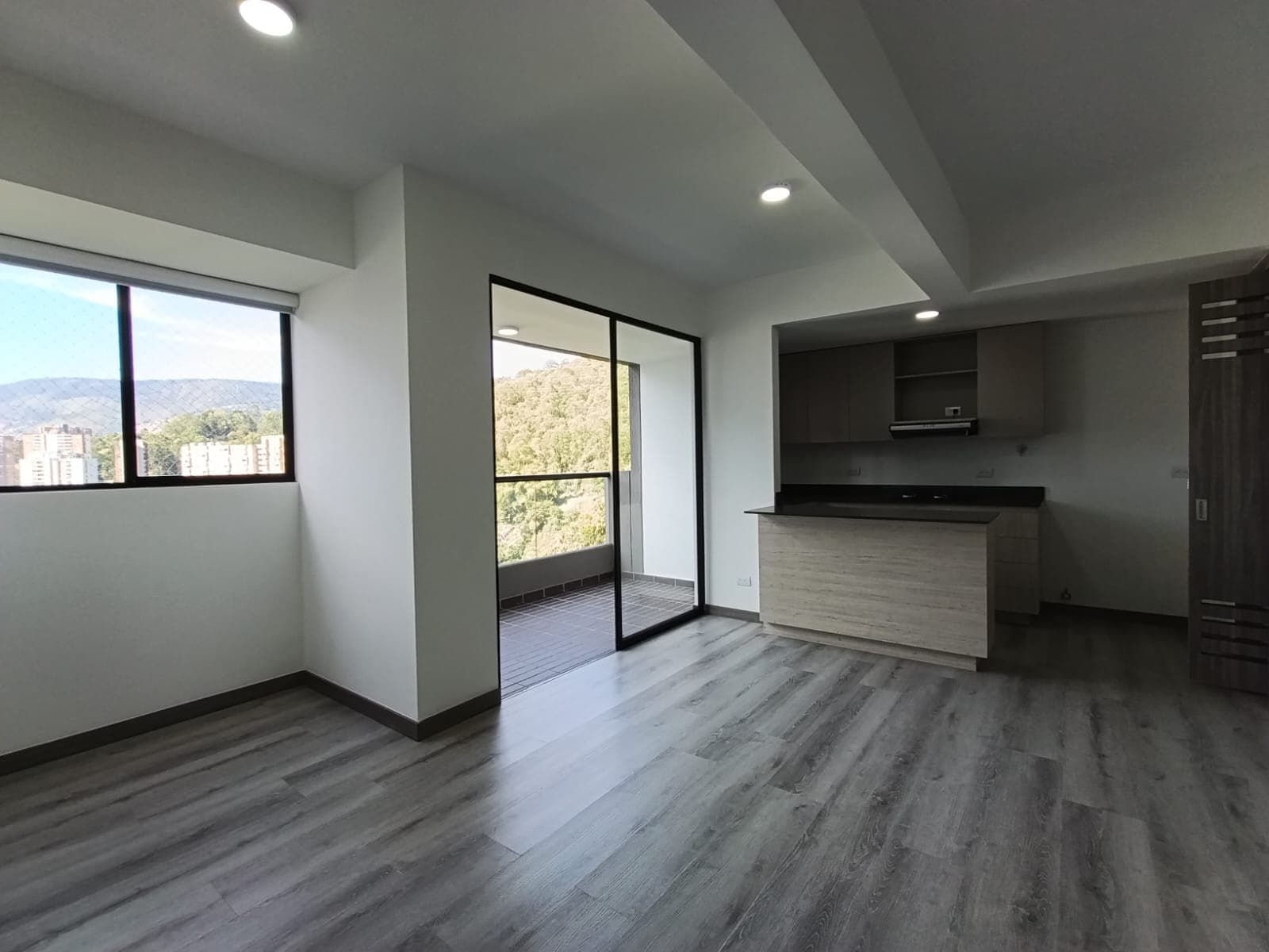 Apartamento en arriendo en Las Palmas, Centro, Medellín — foto 3 de 13