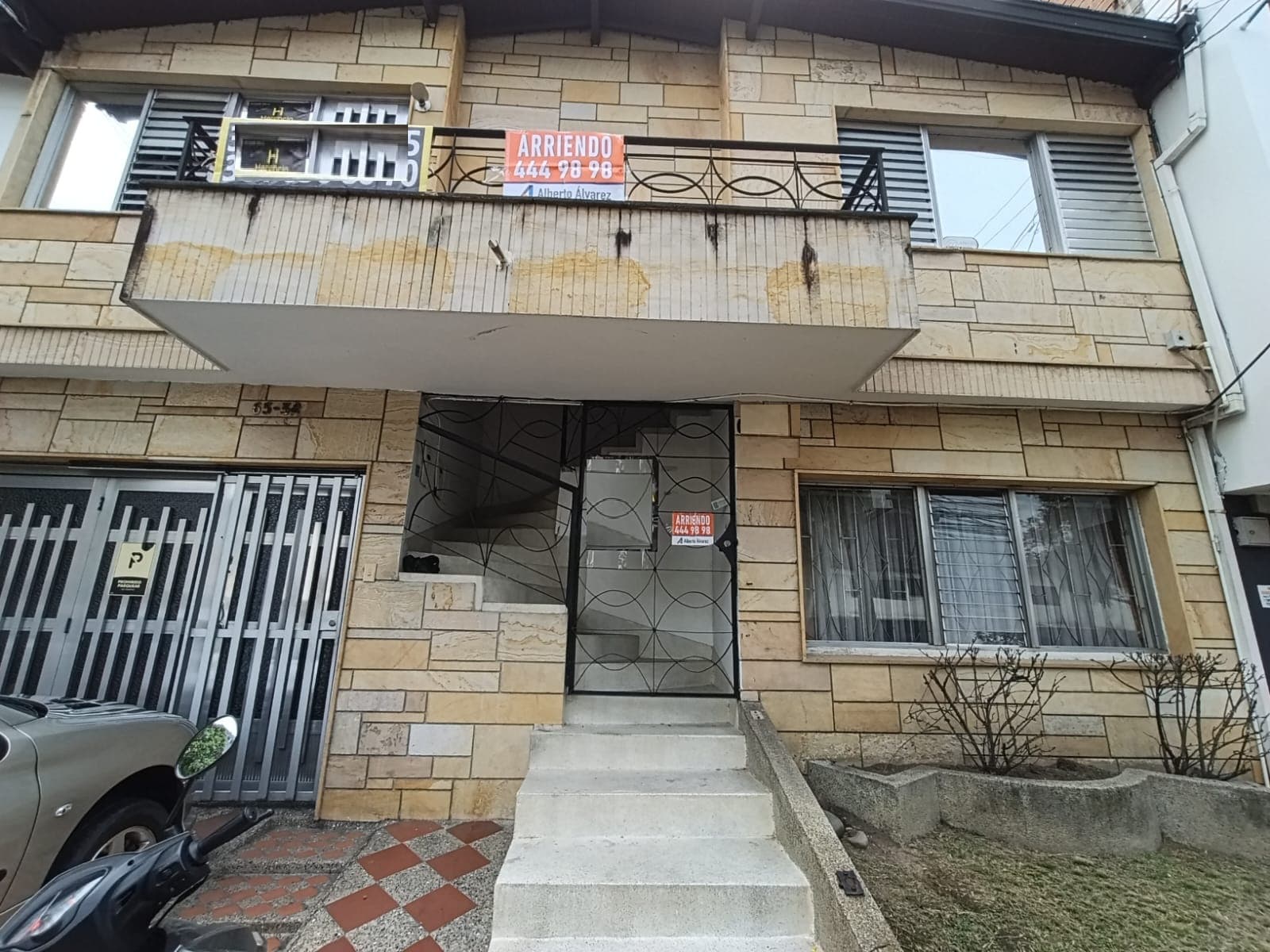 Casa Comercial en arriendo en Suramericana, Laureles, Medellín — foto 1 de 19
