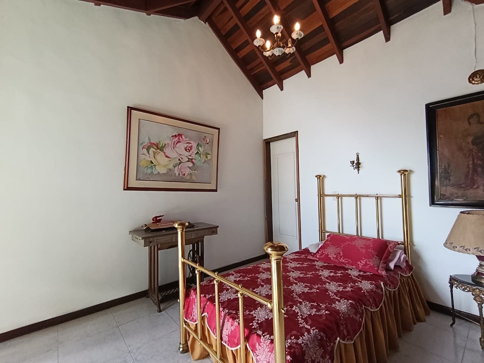 Casa Vivienda en arriendo en La Asomadera, El Poblado, Medellín — foto 3 de 17