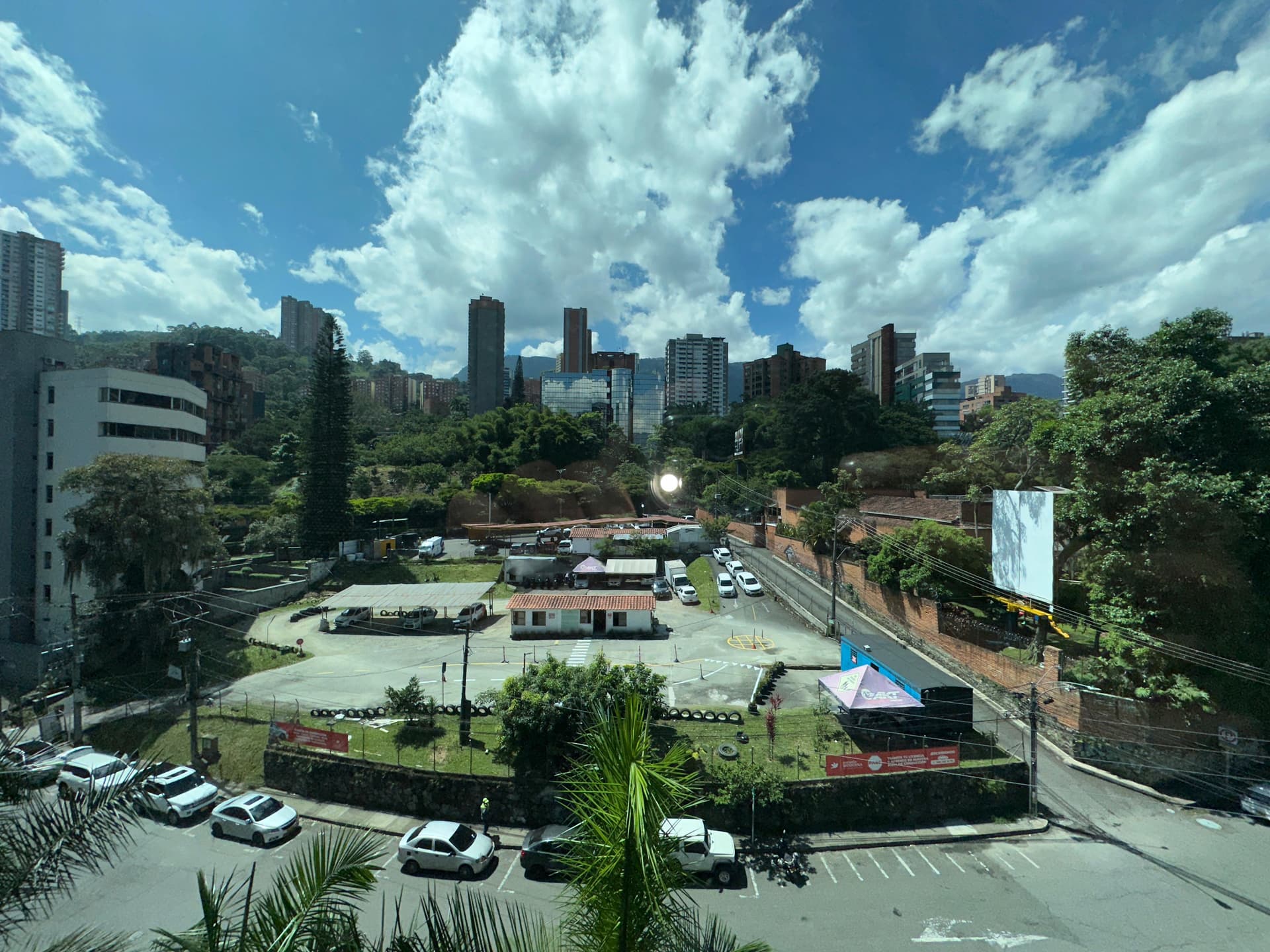 Oficina en arriendo en Manila, El Poblado, Medellín — foto 1 de 10