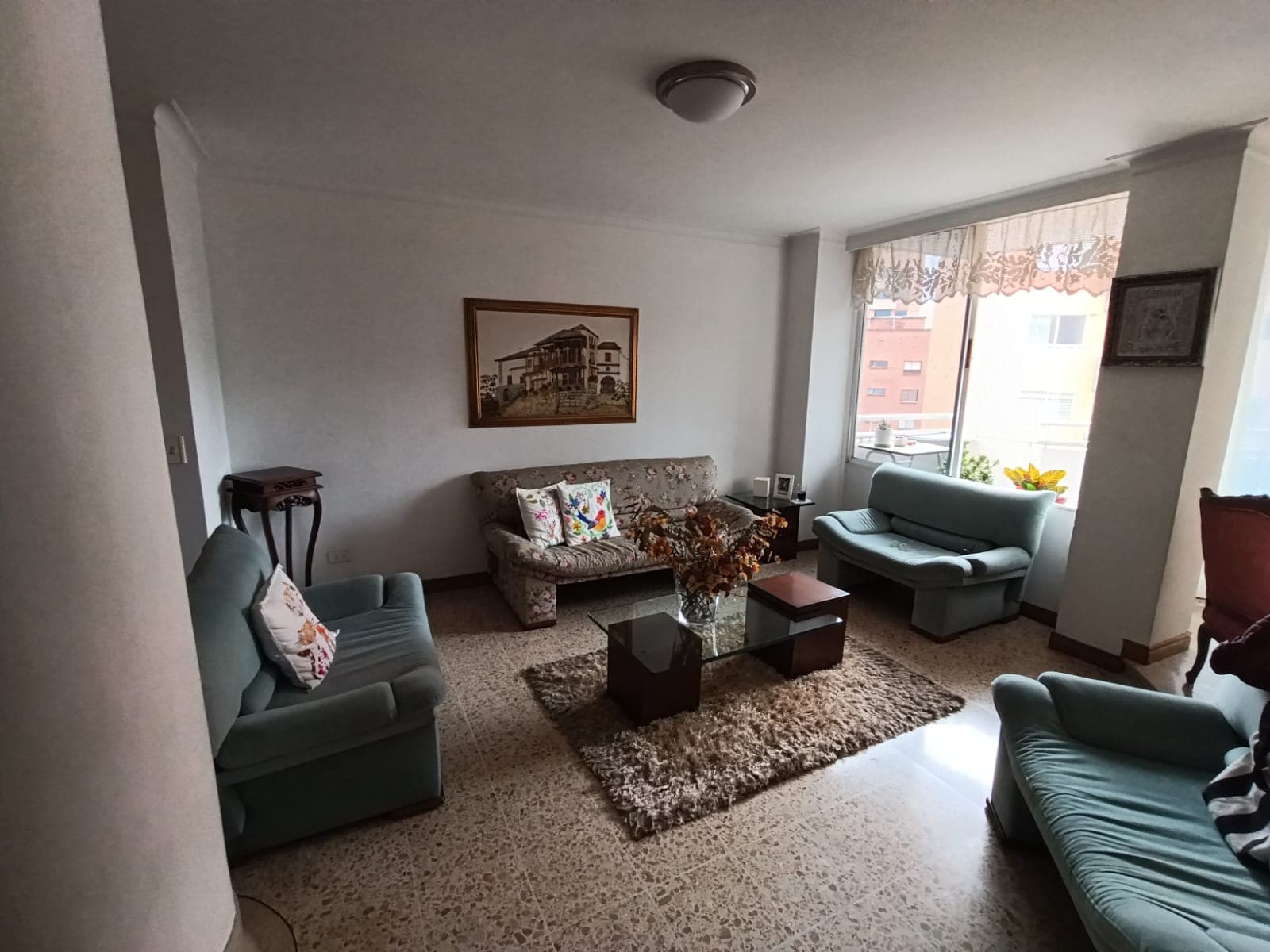 Apartamento en arriendo en Laureles, Medellín — foto 1 de 11