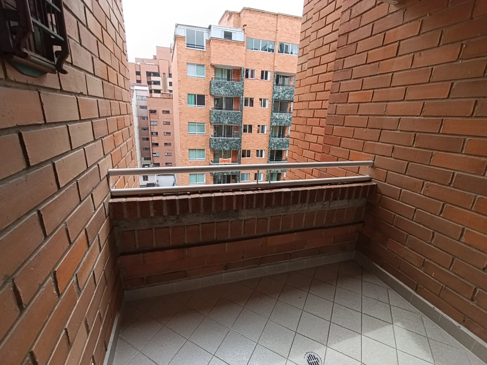 Apartamento en arriendo en Laureles, Medellín — foto 3 de 11