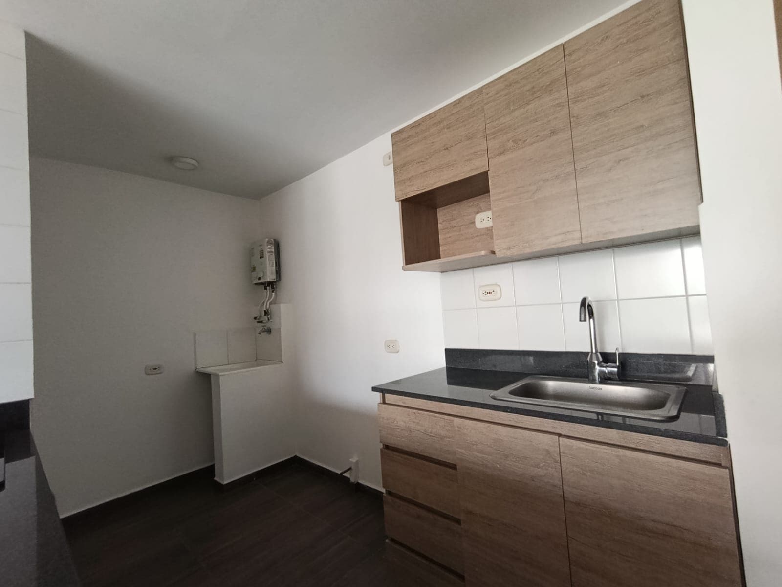 Apartamento en arriendo en Prados De, Sabaneta — foto 5 de 17