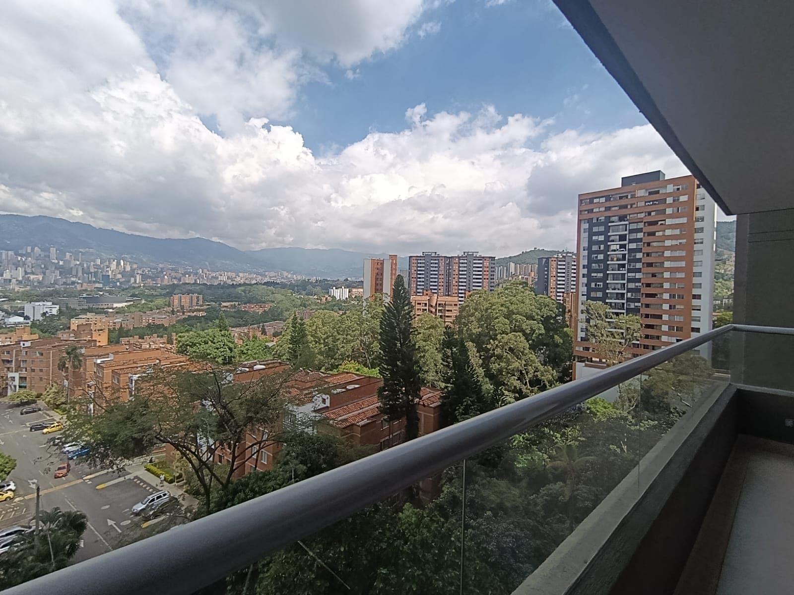 Apartamento en arriendo en La Loma De Los Bernal, Belen, Medellín — foto 1 de 20