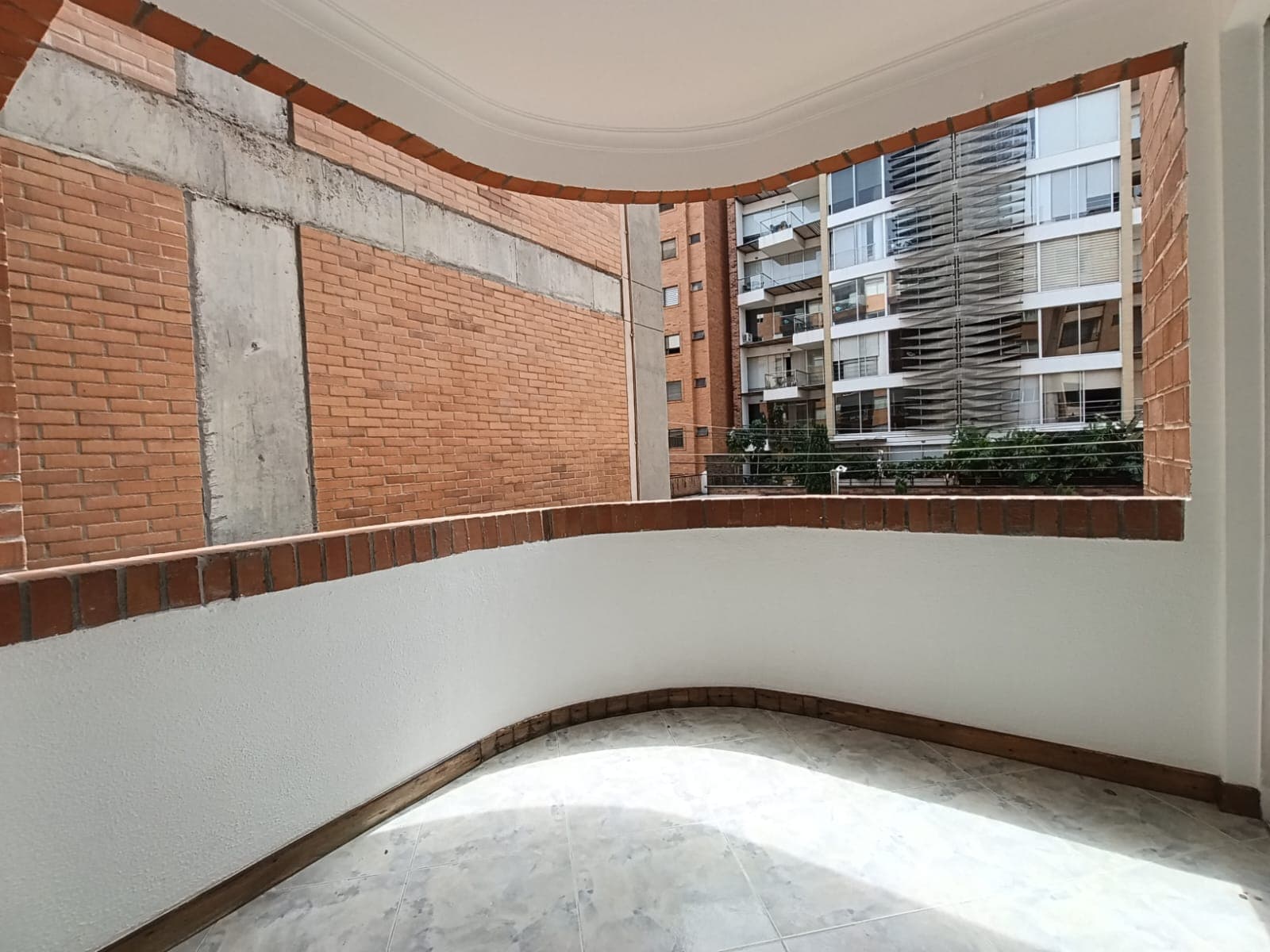 Apartamento en arriendo en Conquistadores, Laureles, Medellín — foto 2 de 15