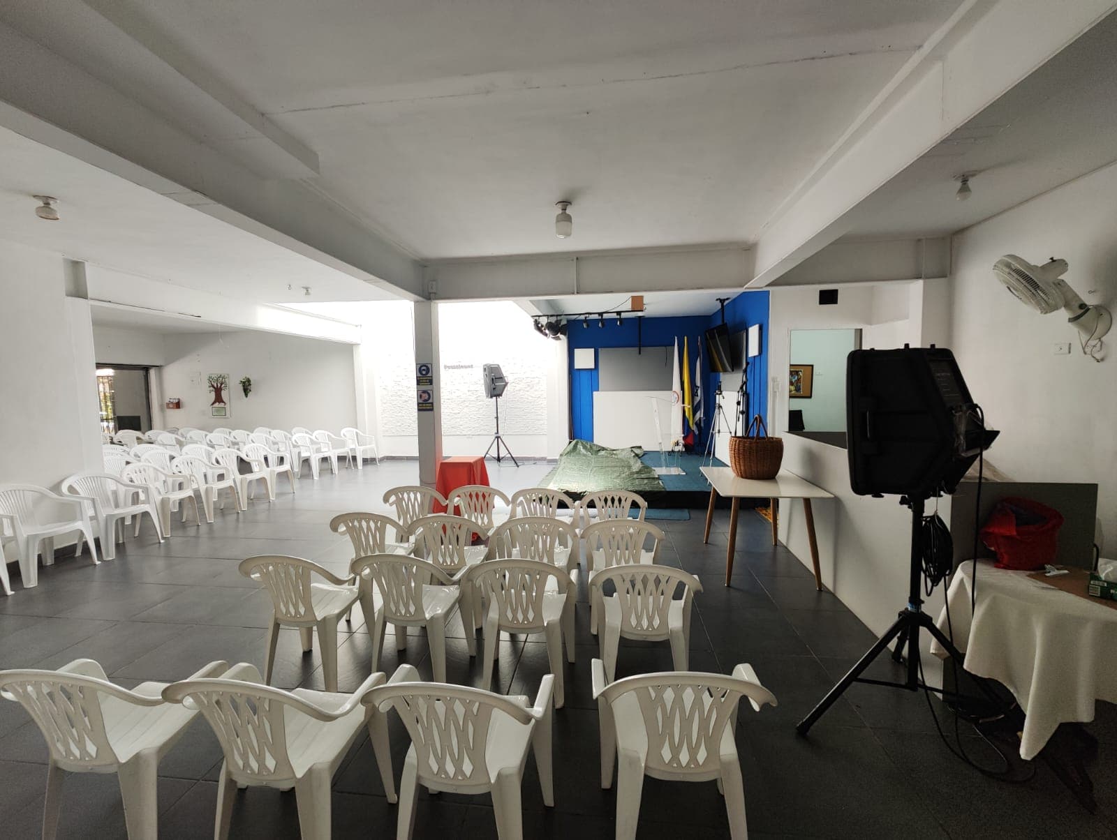 Local en arriendo en Laureles, Medellín — foto 1 de 18