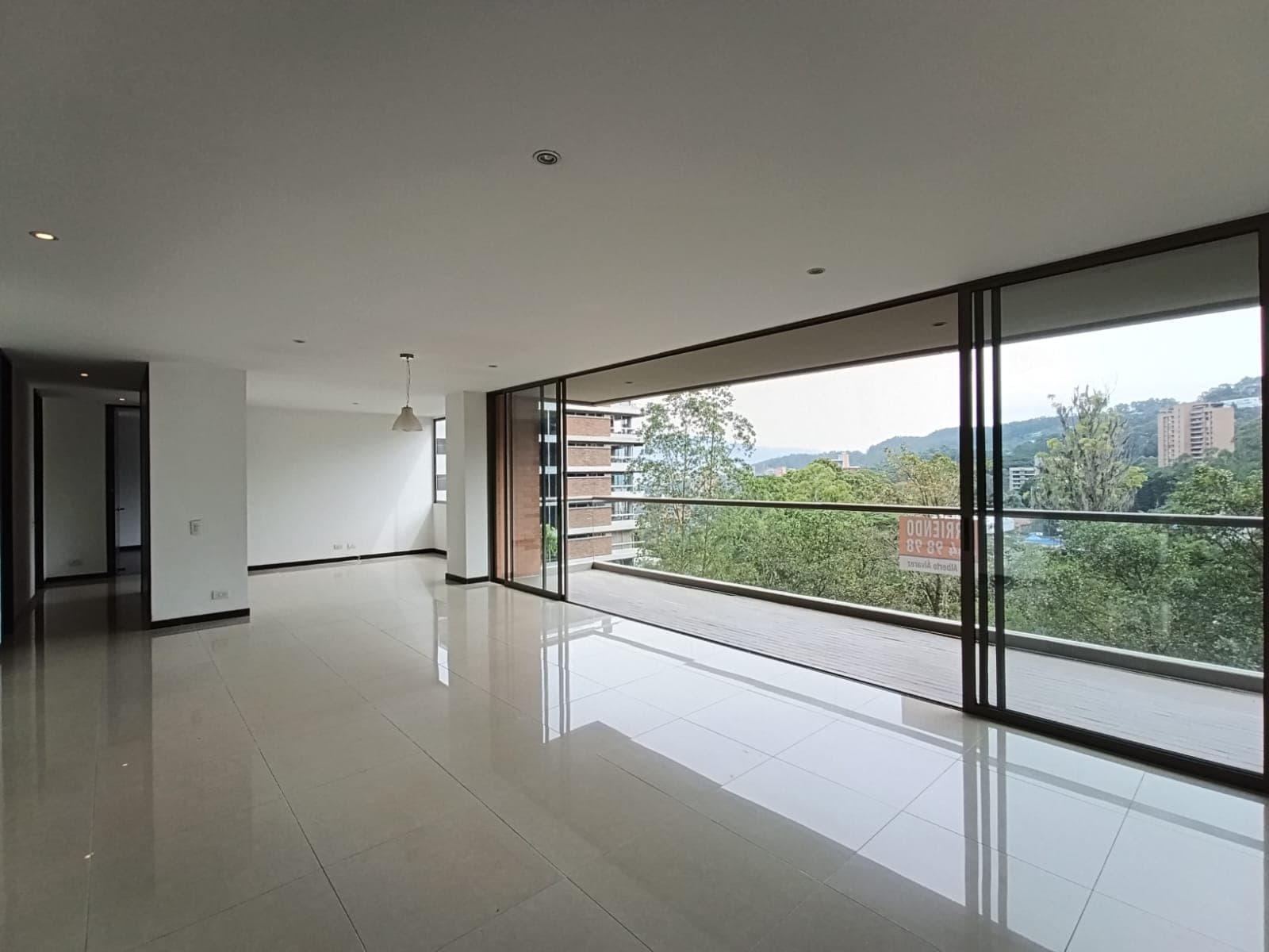 Apartamento en arriendo en Altos Del Cola Del Zorro, El Poblado, Medellín — foto 2 de 15