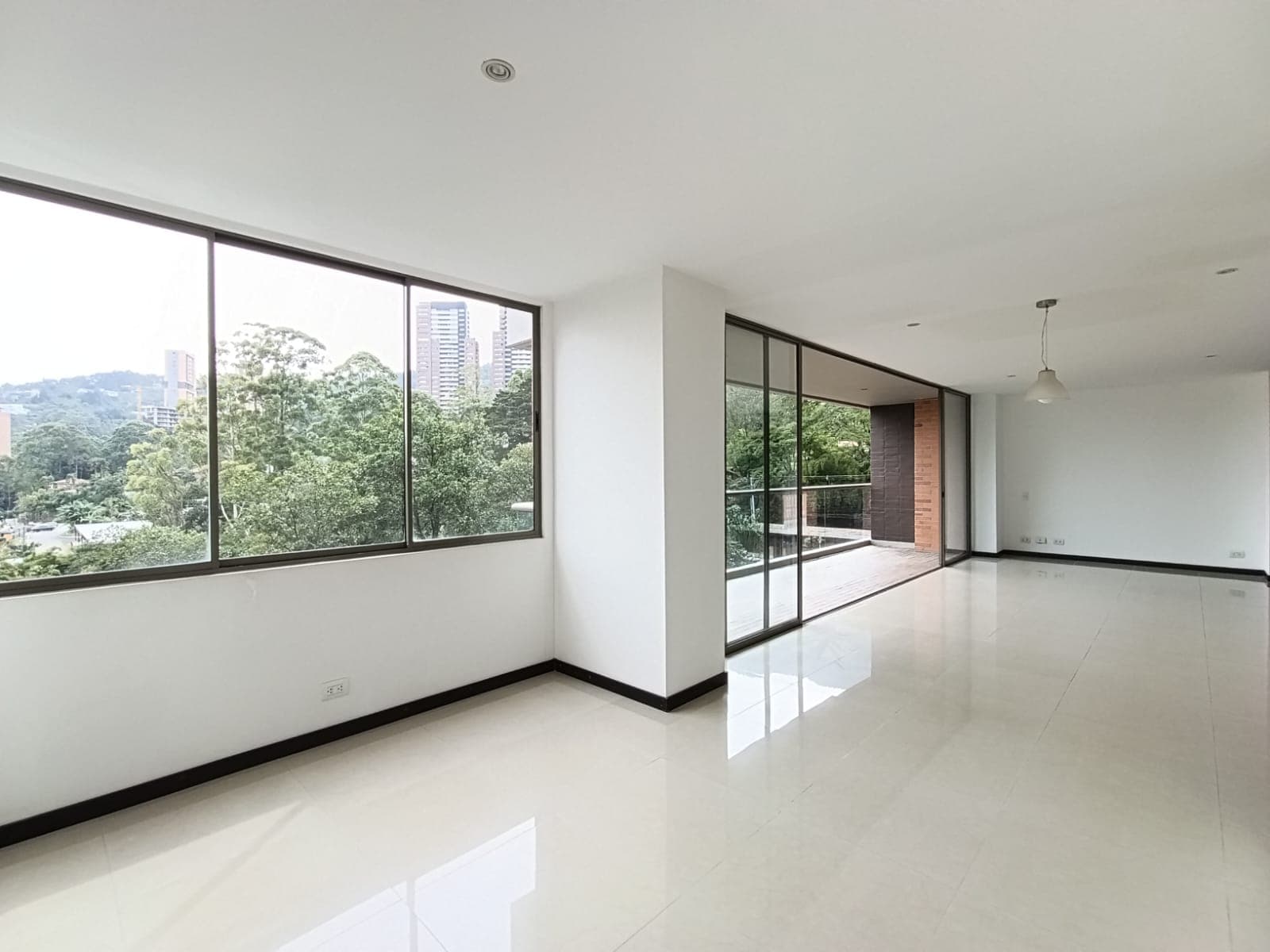 Apartamento en arriendo en Altos Del Cola Del Zorro, El Poblado, Medellín — foto 3 de 15