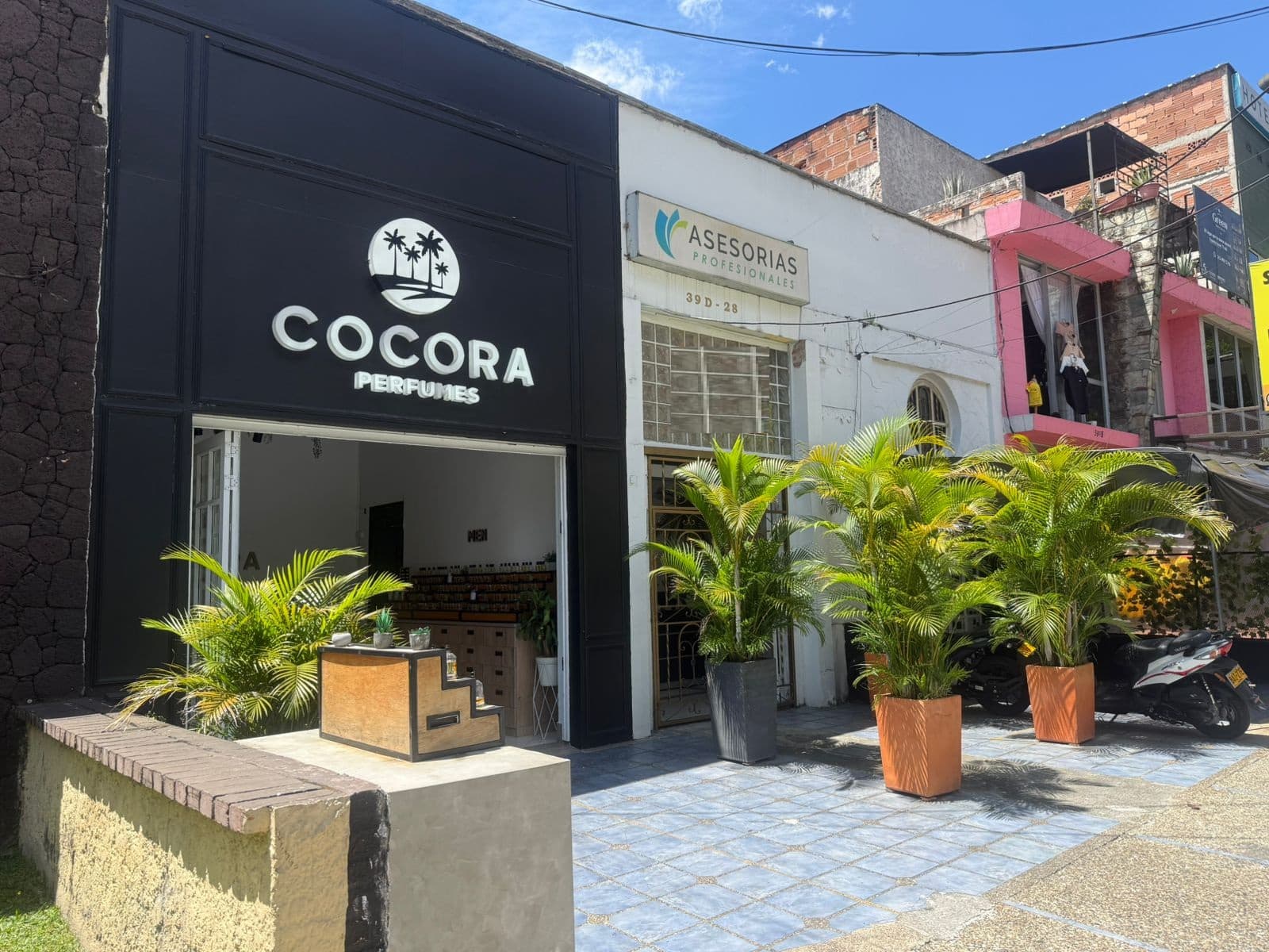 Casa Comercial en arriendo en Laureles, Medellín — foto 1 de 20