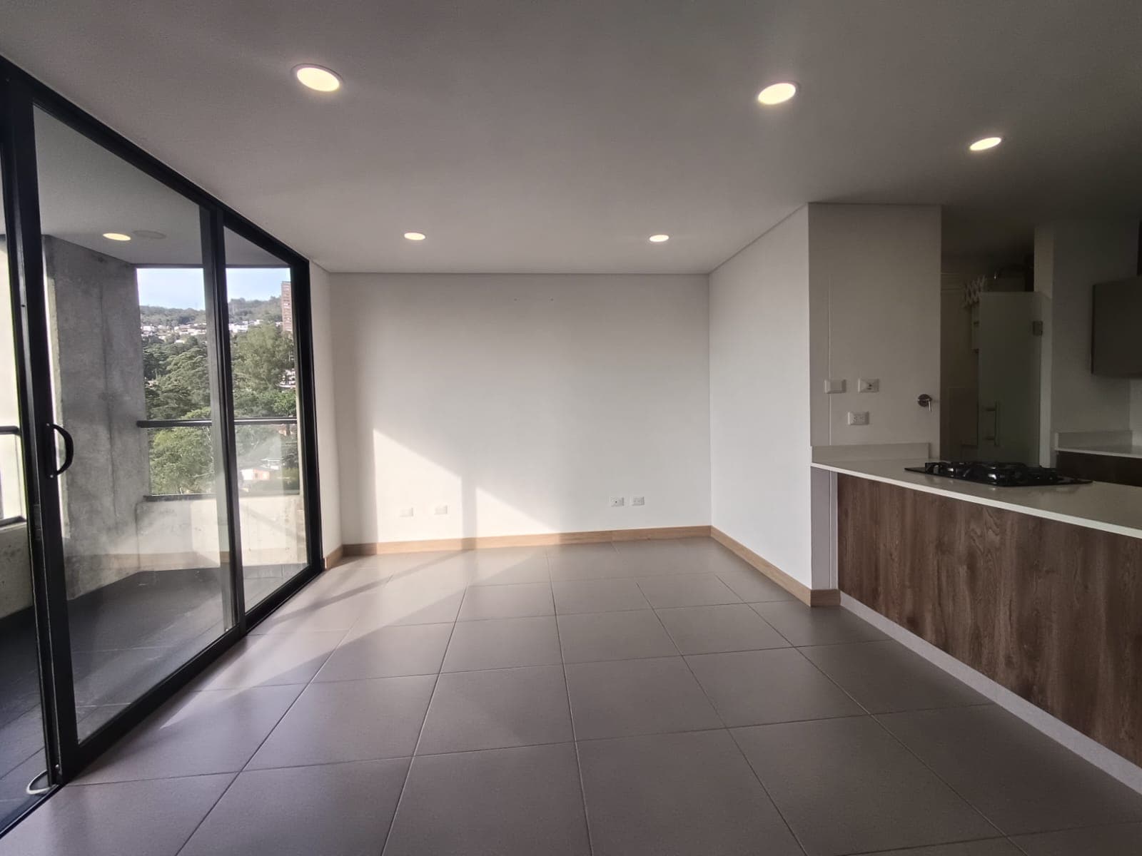 Apartamento en arriendo en El Tesoro, El Poblado, Medellín — foto 5 de 16