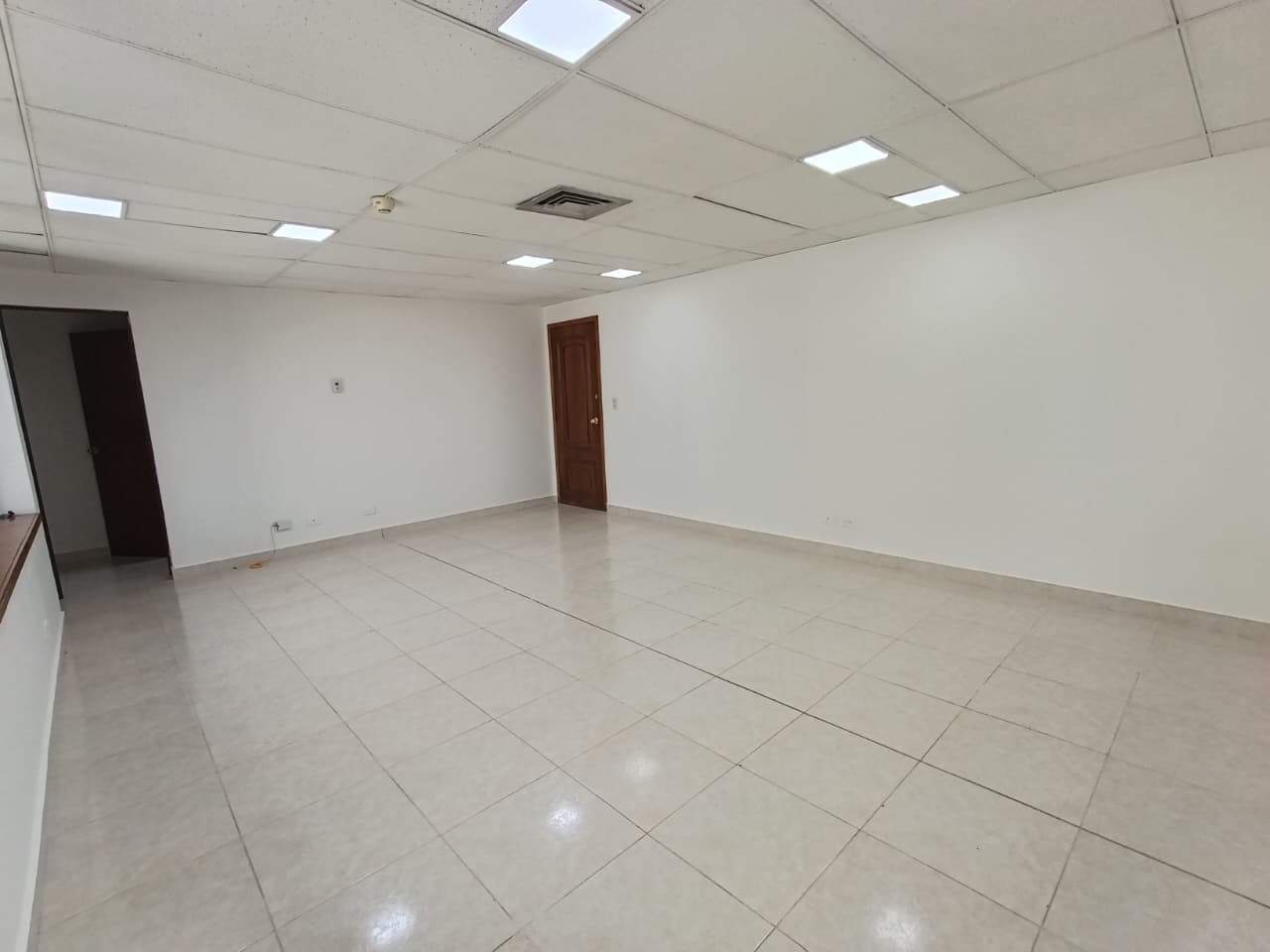 Oficina en arriendo en La Florida El, El Poblado, Medellín — foto 3 de 9