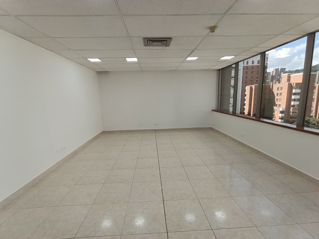 Oficina en arriendo en La Florida El, El Poblado, Medellín — foto 4 de 9