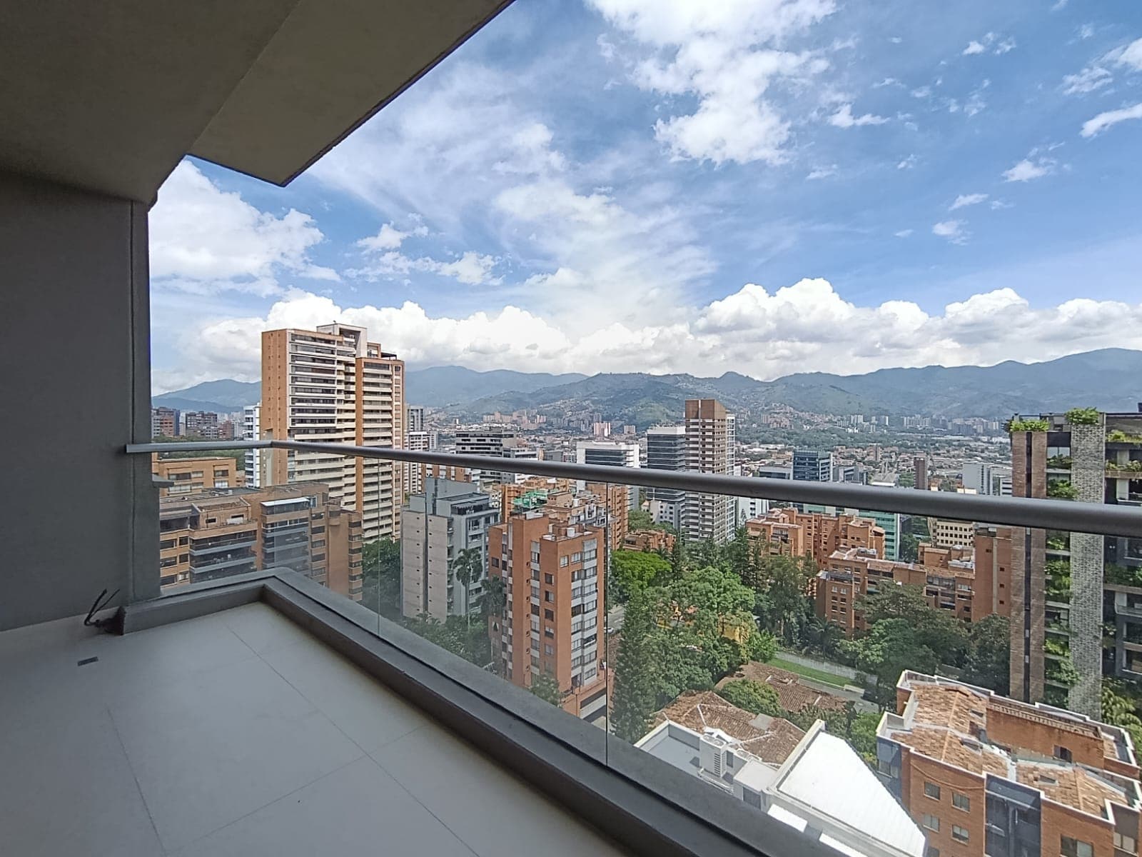 Apartamento en arriendo en Alejandría, El Poblado, Medellín — foto 1 de 20