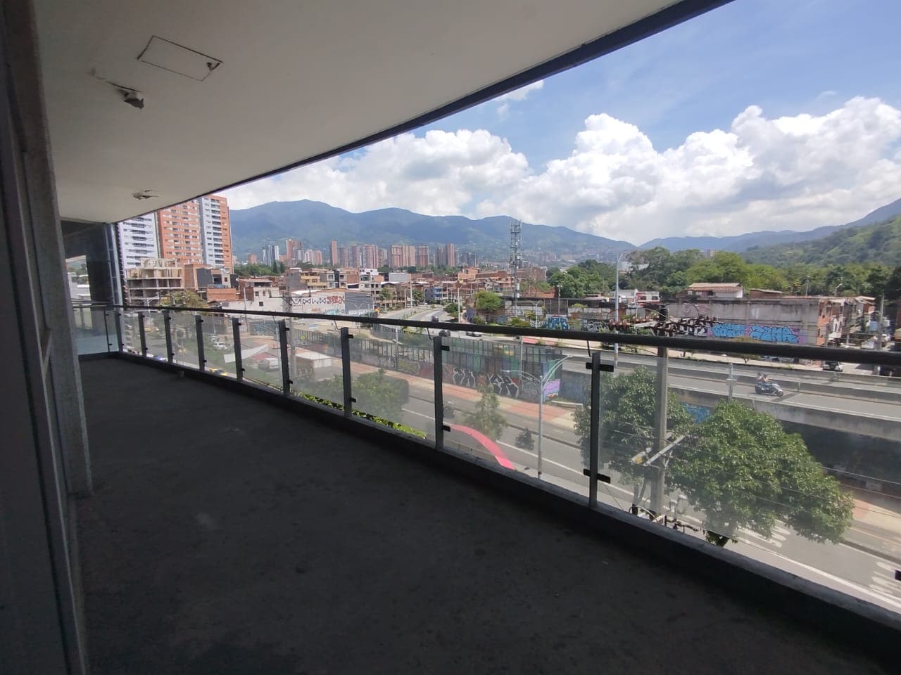 Local en arriendo en Glorieta Pilsen, Itagui — foto 1 de 15