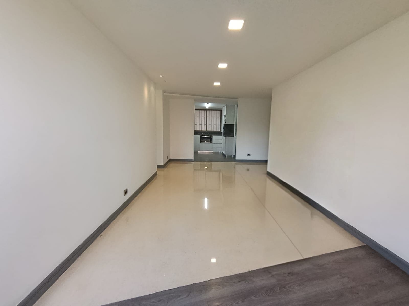 Apartamento en arriendo en Suramericana, Laureles, Medellín — foto 3 de 15