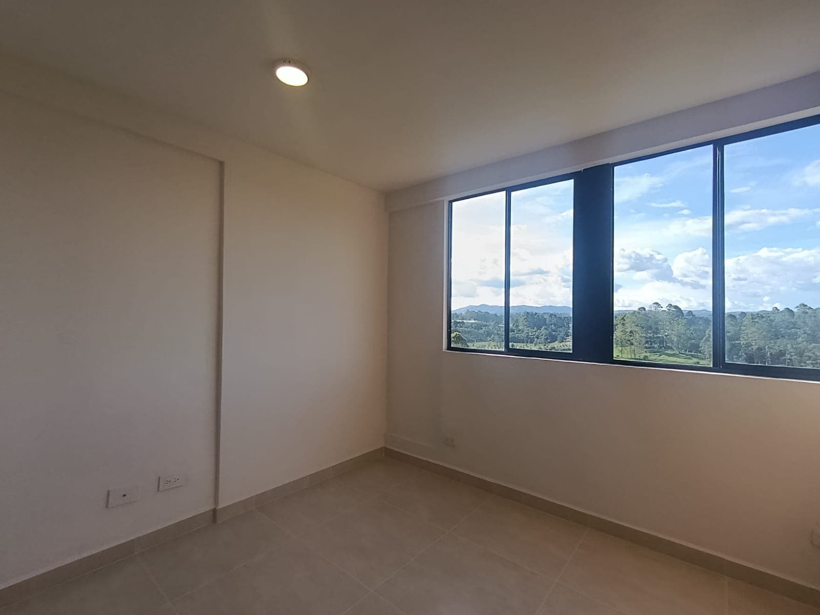 Apartamento en arriendo en Cimarronas, Rionegro — foto 3 de 14