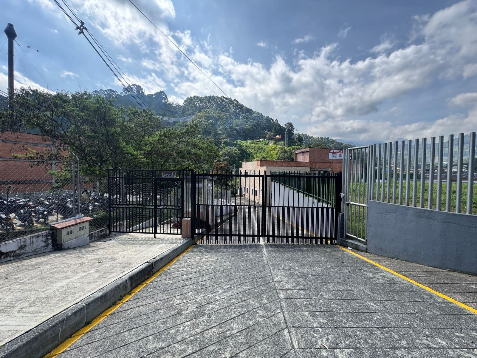 Bodega en arriendo en Sierra Morena, La Estrella — foto 1 de 20