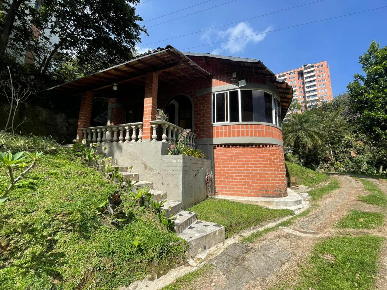 Casa Campestre en arriendo en El Trianón, Envigado — foto 1 de 20