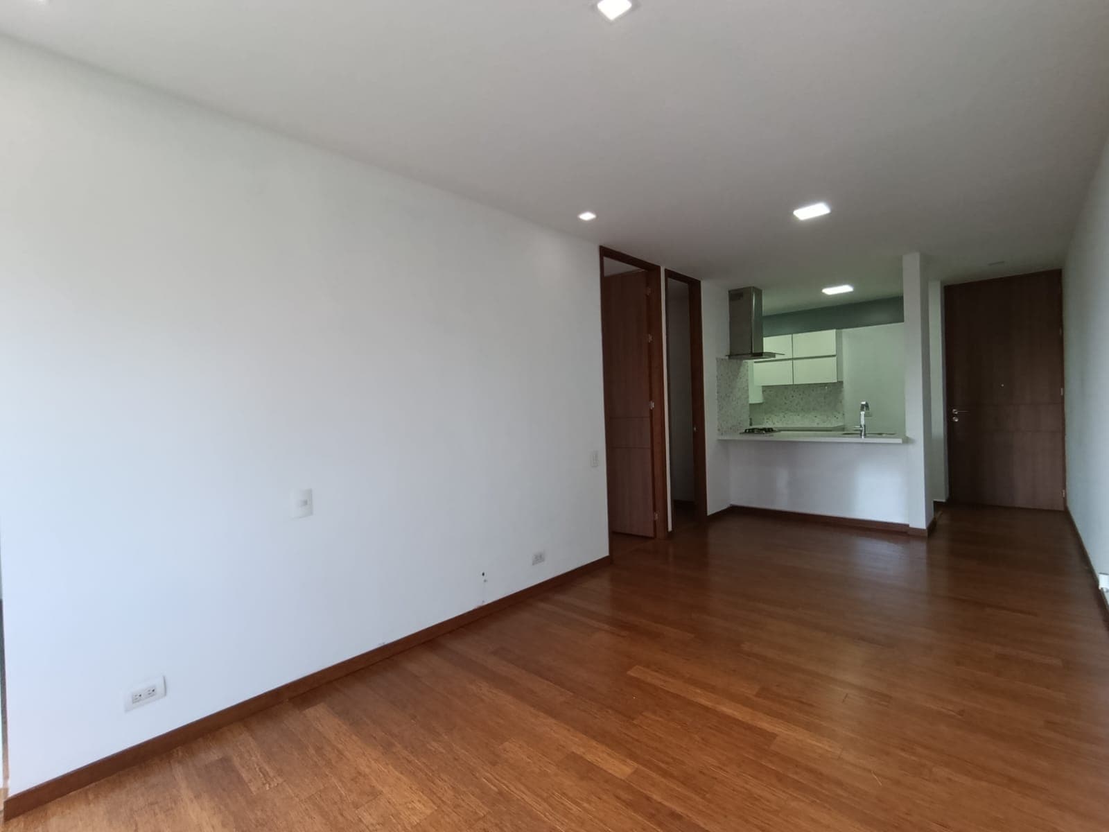 Apartaestudio en arriendo en El Tesoro, El Poblado, Medellín — foto 3 de 12