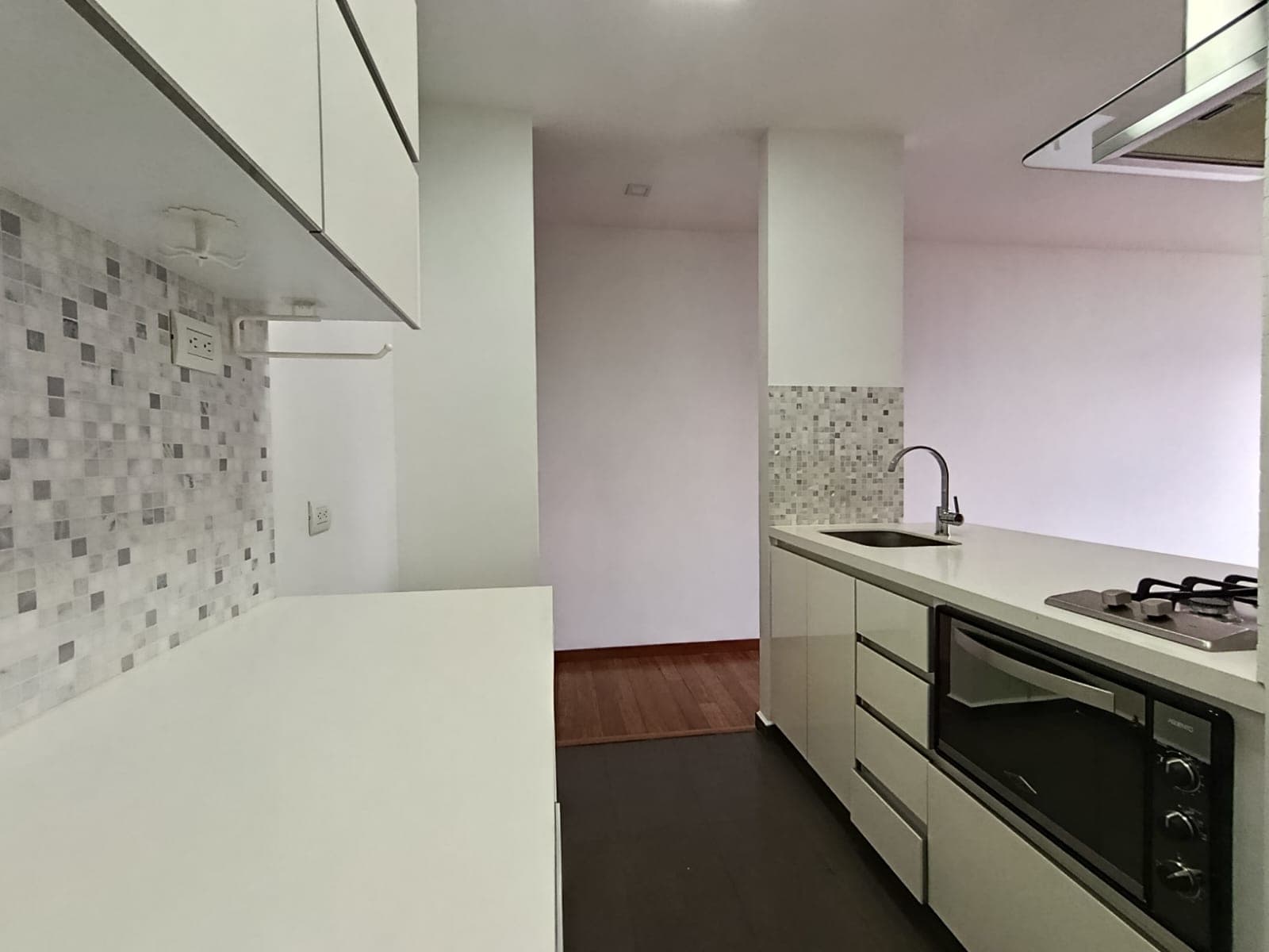 Apartaestudio en arriendo en El Tesoro, El Poblado, Medellín — foto 4 de 12