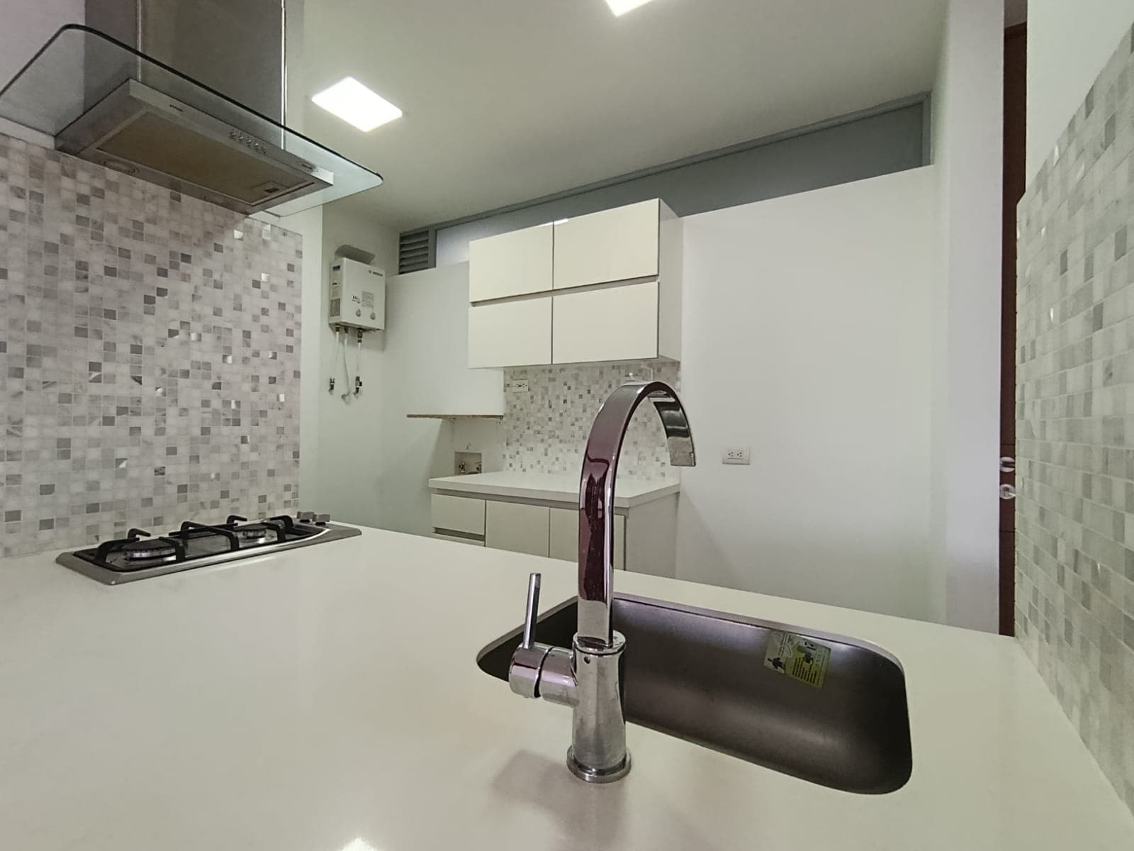 Apartaestudio en arriendo en El Tesoro, El Poblado, Medellín — foto 5 de 12