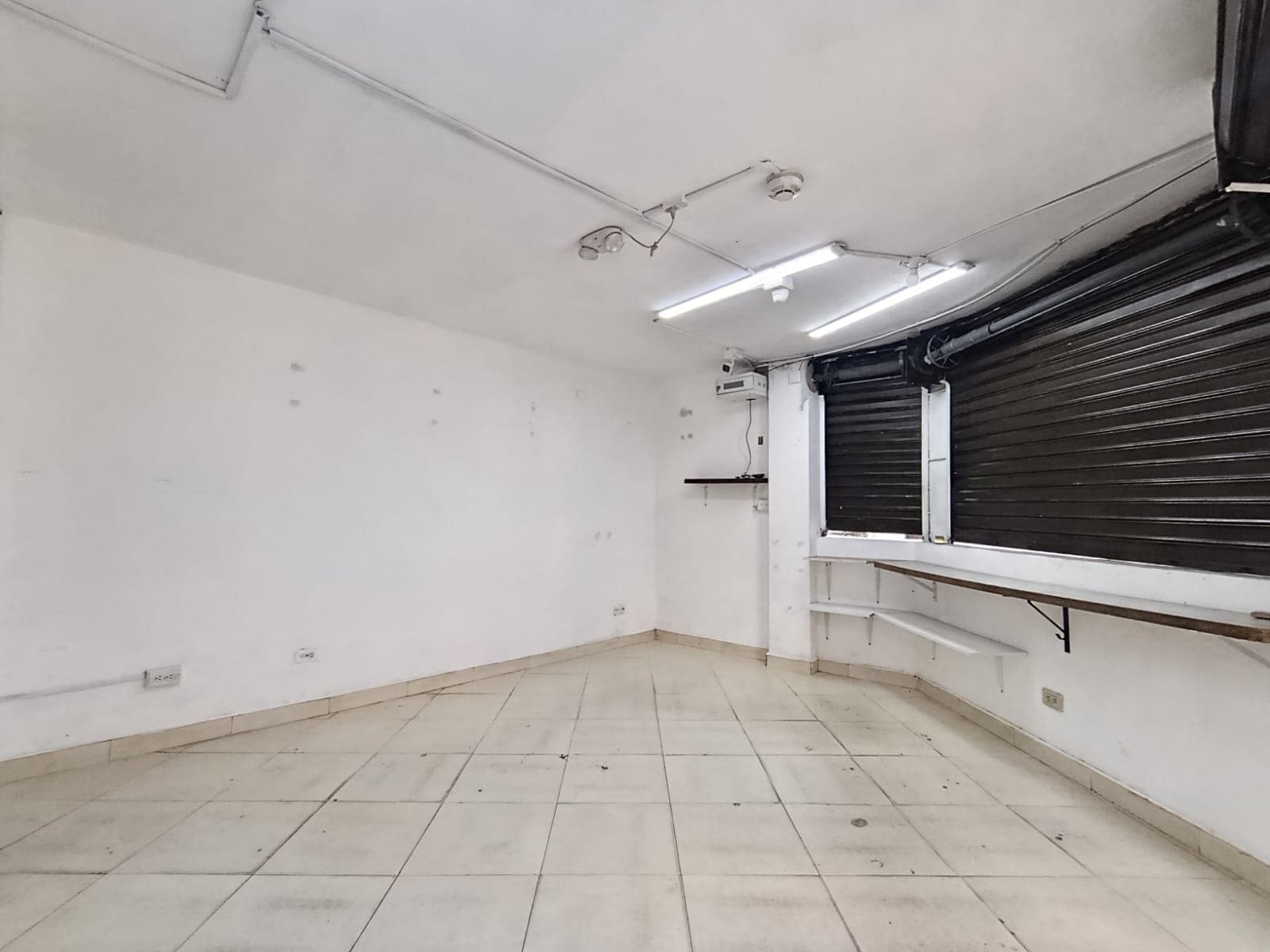Local en arriendo en Buenos Aires, Centro, Medellín — foto 1 de 7