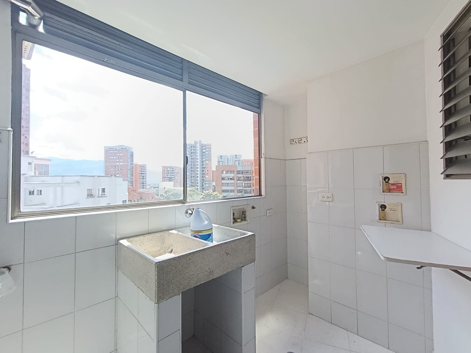 Apartamento en arriendo en Santa María De Los Ángeles, El Poblado, Medellín — foto 5 de 20