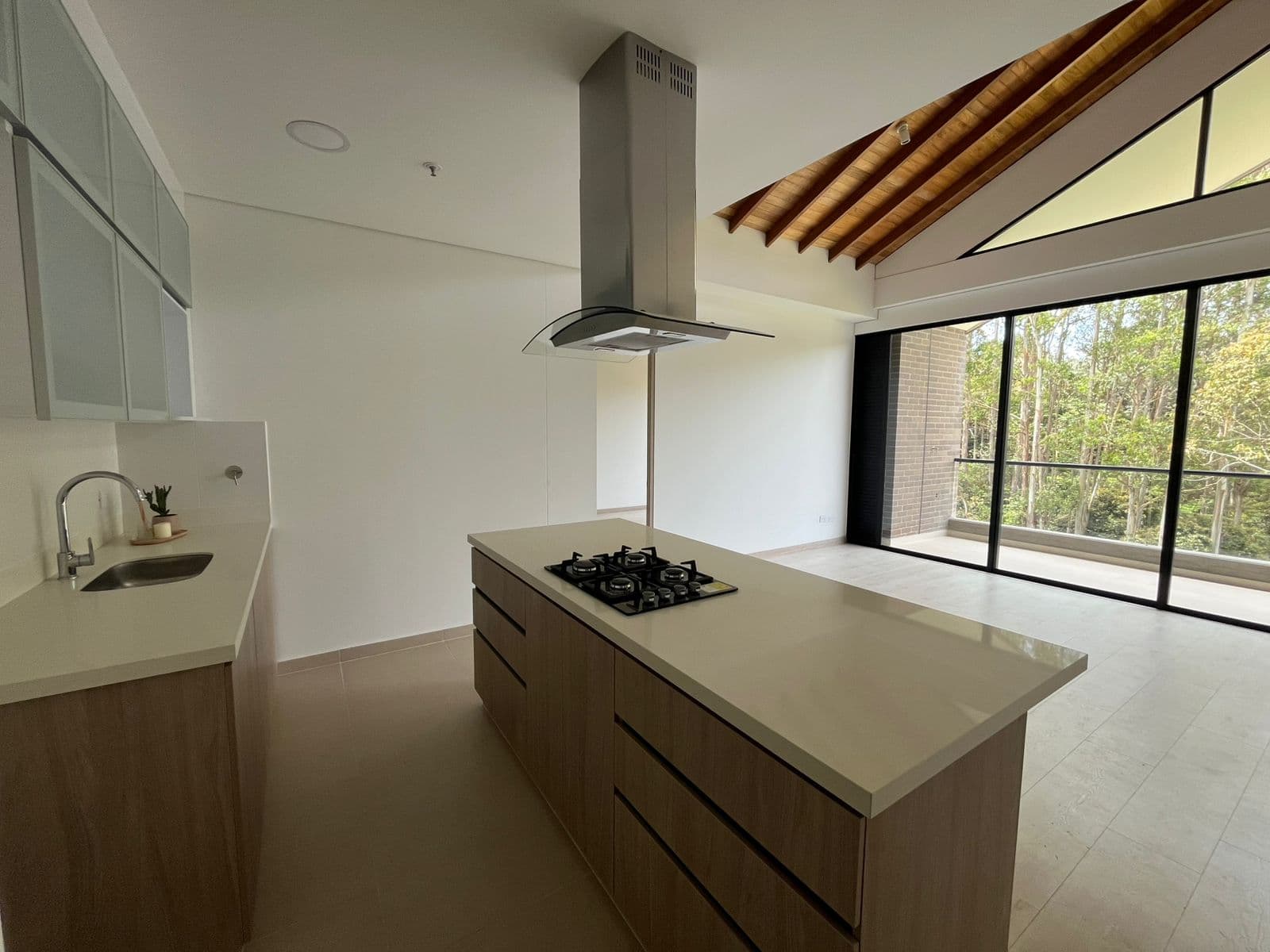 Apartamento en arriendo en Retiro — foto 3 de 16