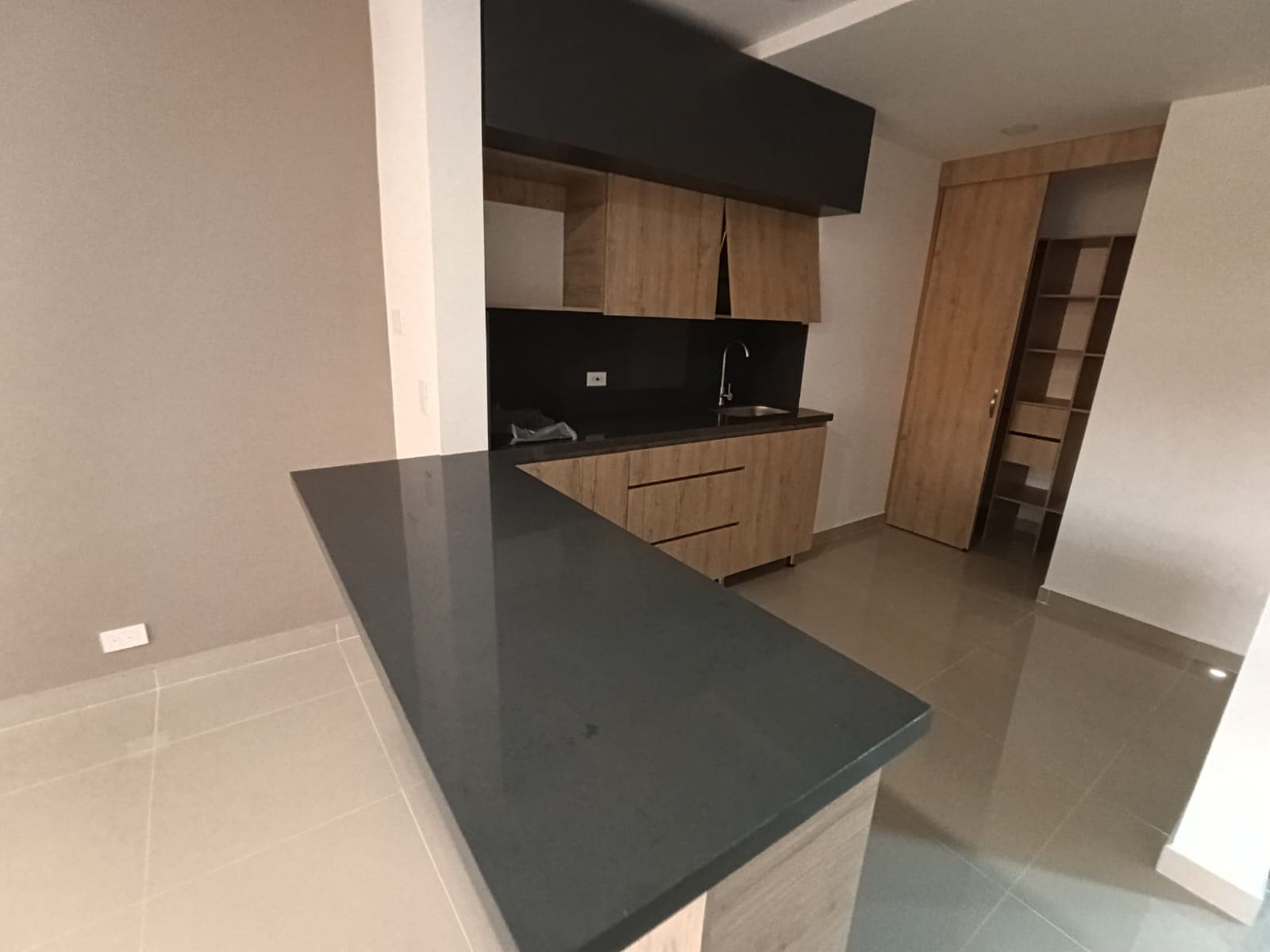 Apartaestudio en arriendo en Laureles, Medellín — foto 2 de 13