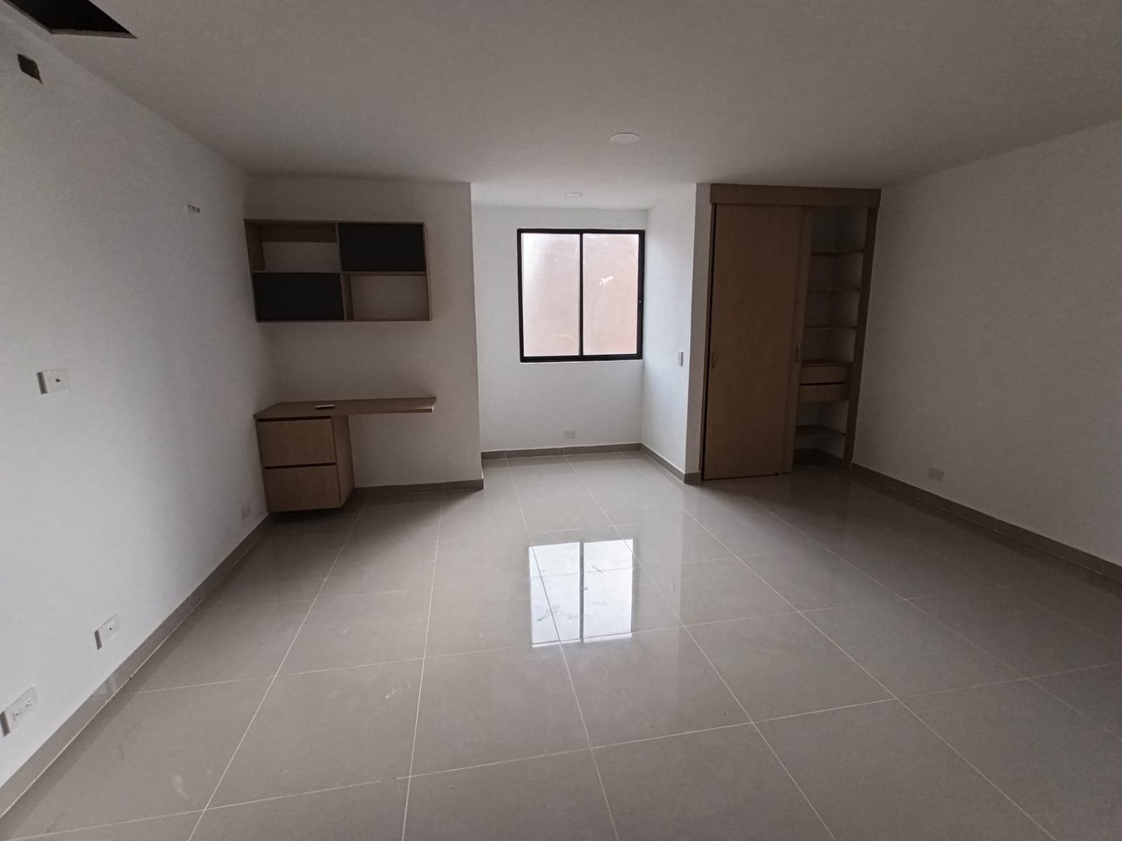 Apartaestudio en arriendo en Laureles, Medellín — foto 2 de 9