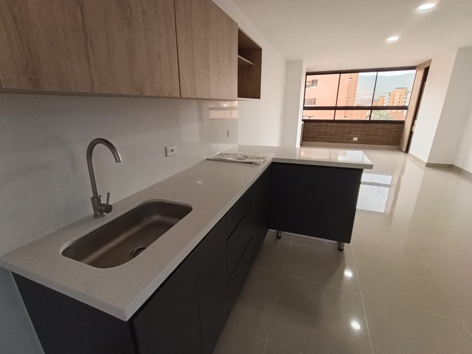 Apartaestudio en arriendo en Laureles, Medellín — foto 4 de 11
