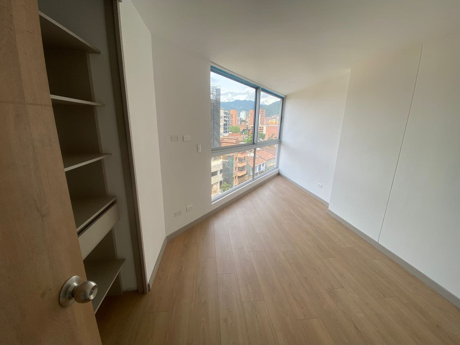 Apartamento en arriendo en Laureles, Medellín — foto 2 de 12