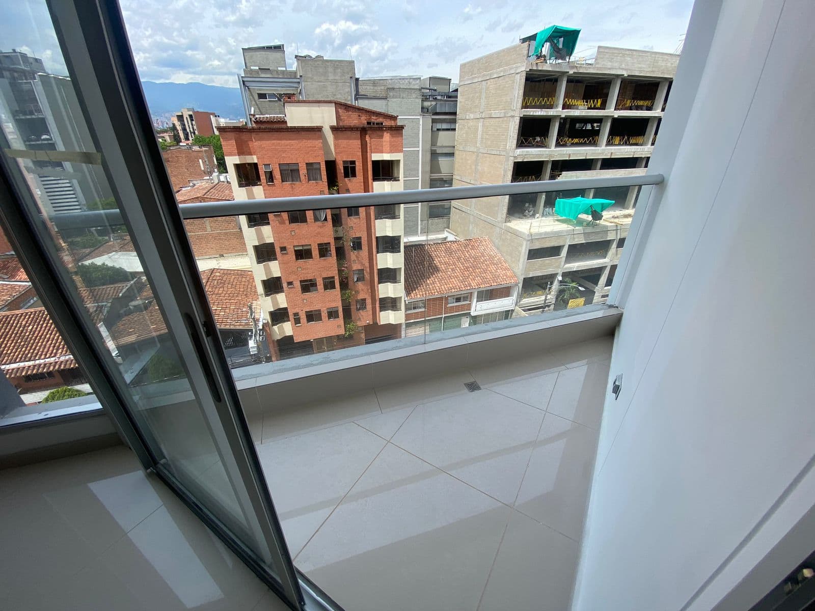 Apartamento en arriendo en Laureles, Medellín — foto 3 de 12