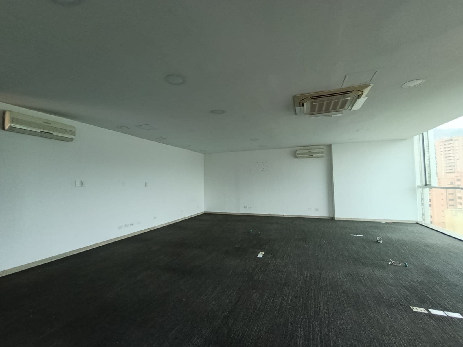 Oficina en arriendo en Los Balsos, El Poblado, Medellín — foto 4 de 9