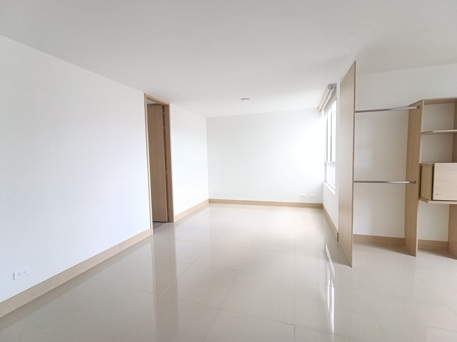Apartamento en arriendo en Loma Del Indio, El Poblado, Medellín — foto 4 de 14