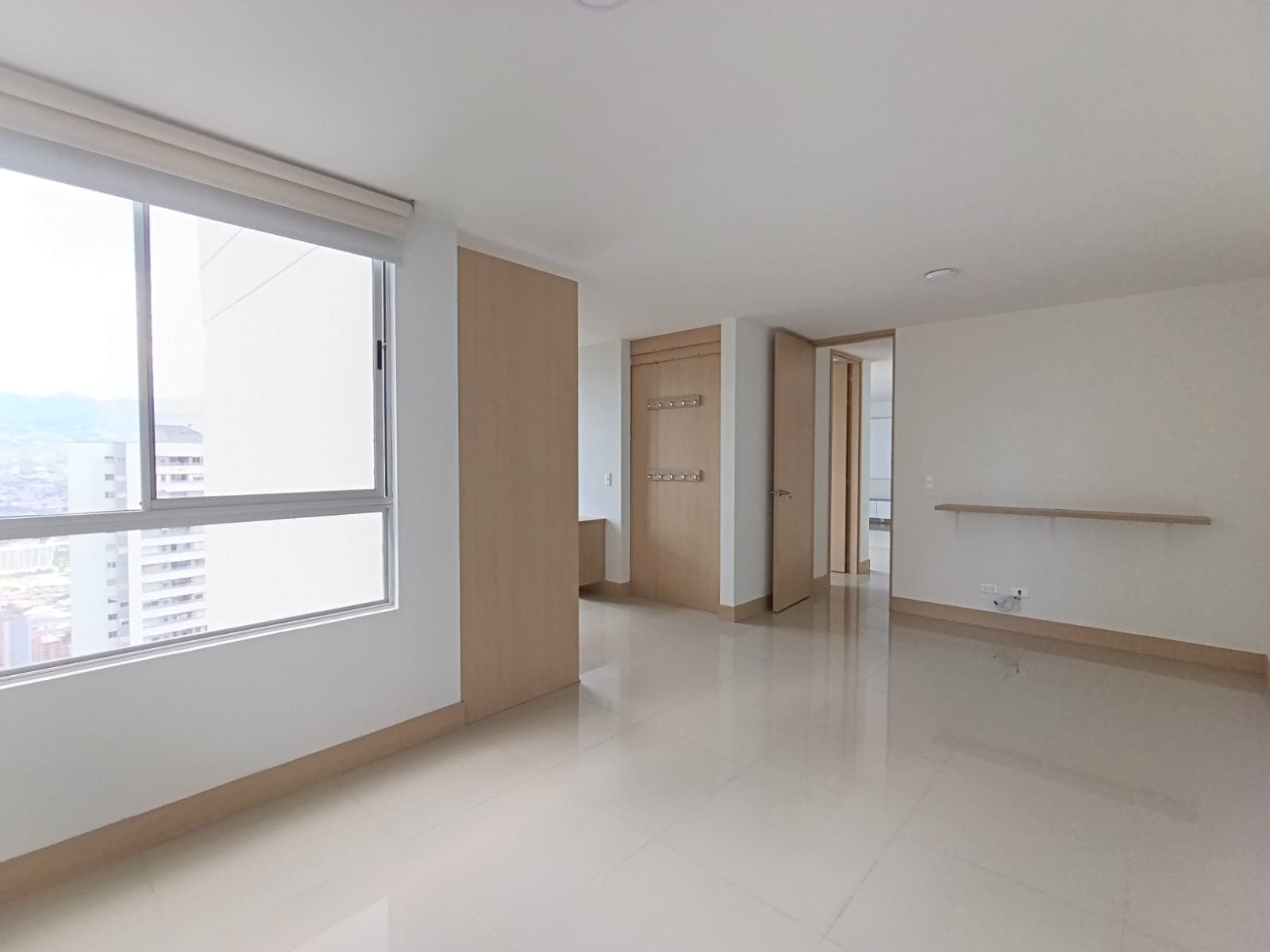 Apartamento en arriendo en Loma Del Indio, El Poblado, Medellín — foto 5 de 14