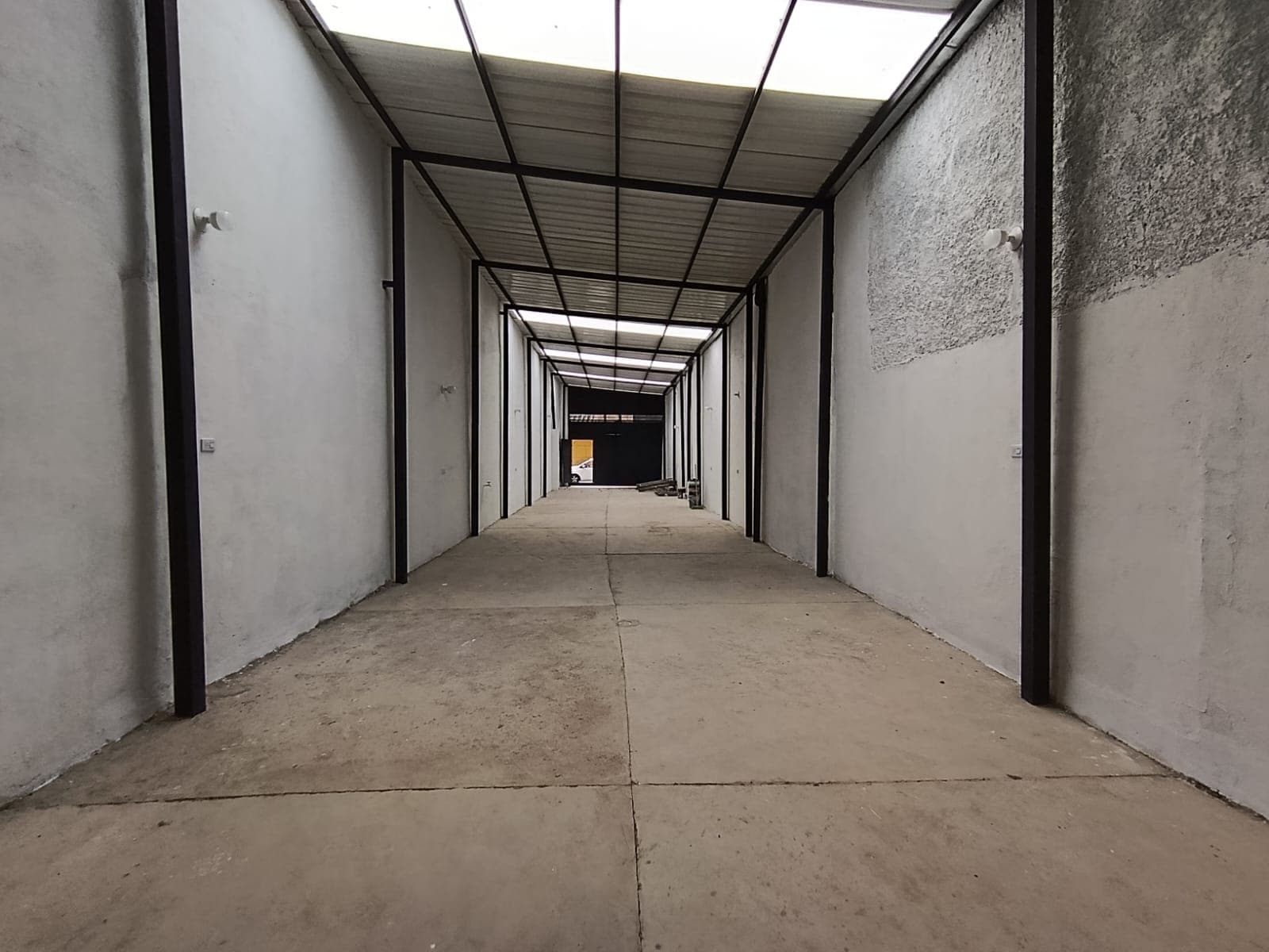 Bodega en arriendo en Manchester, Bello — foto 2 de 15