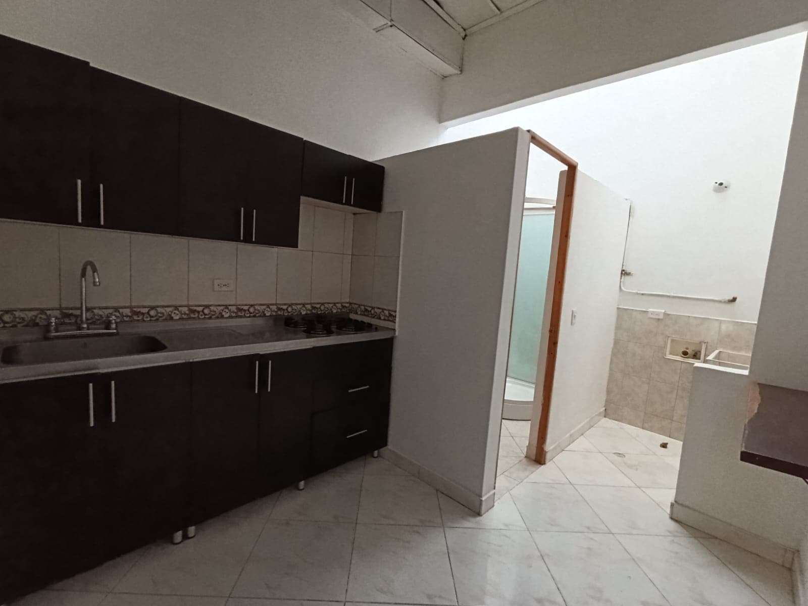 Apartaestudio en arriendo en Boston, Centro, Medellín — foto 1 de 15